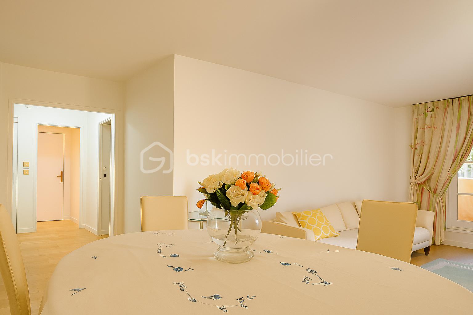 Salon vers couloir.png