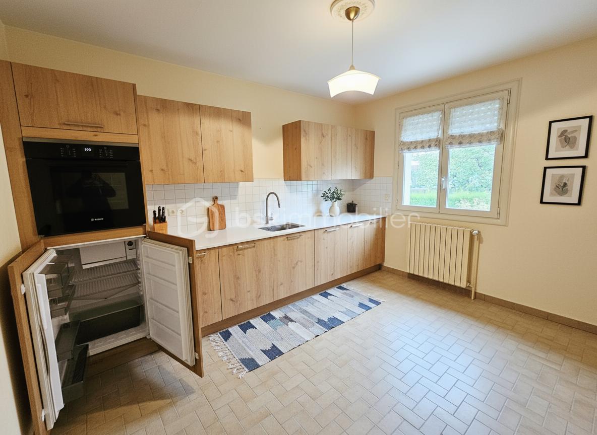 Maison traditionnelle de 140 m² - Cuisine IA.jpg