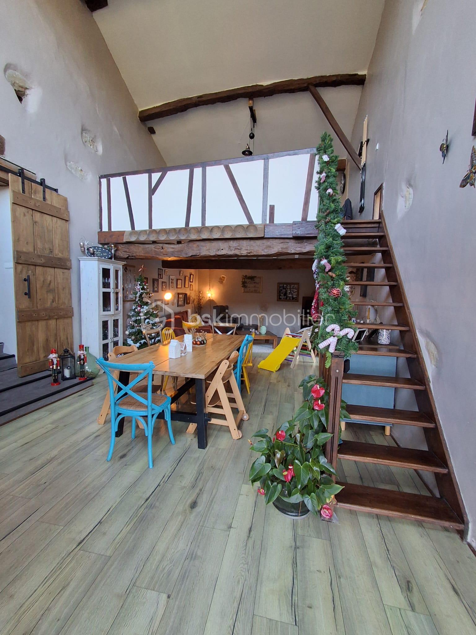 Maison ancienne de 222 m² - IMG-20251208-WA0003.jpg