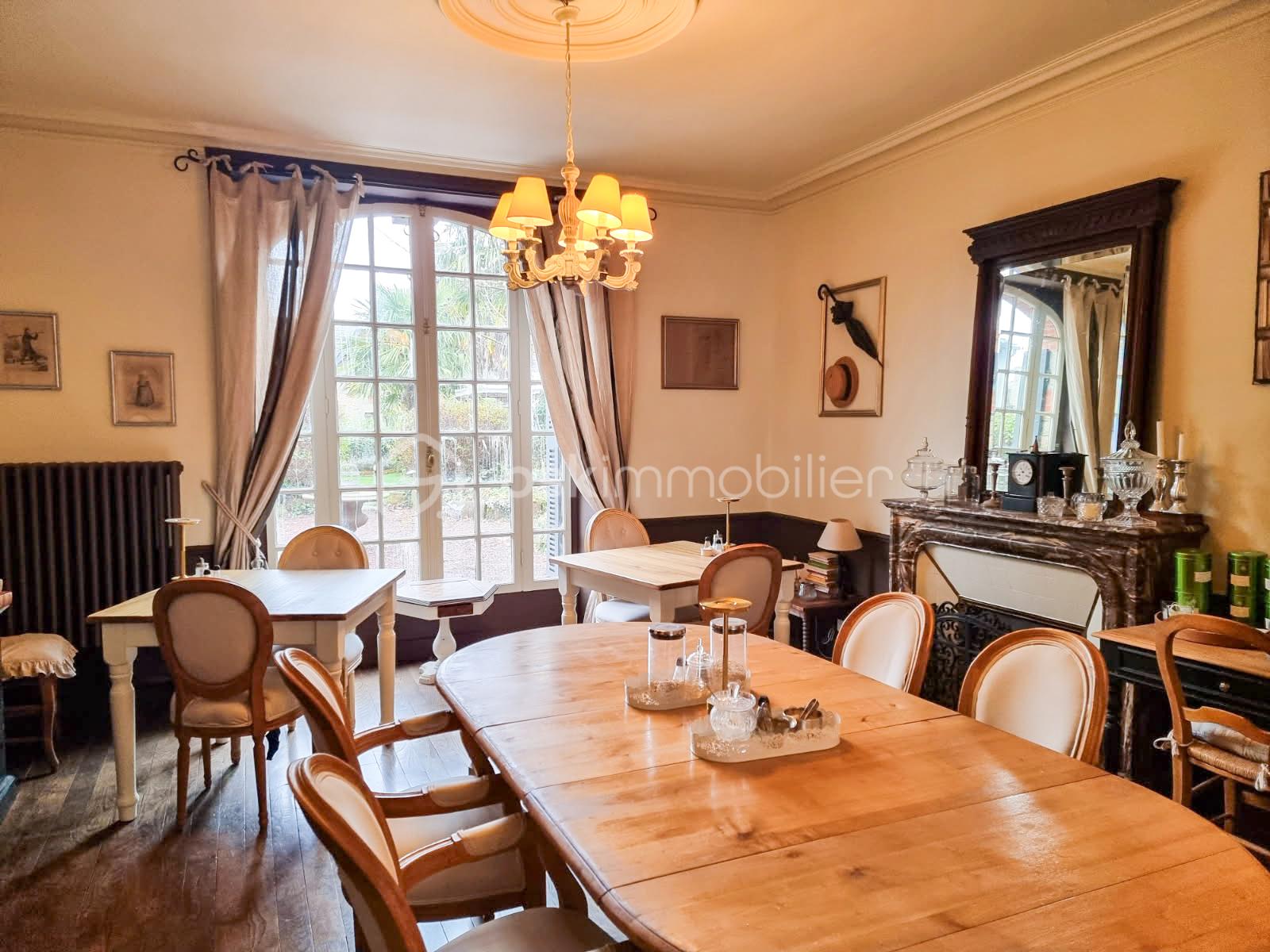 Propriete de 506 m² - Le 1900- Salle à manger.jpg