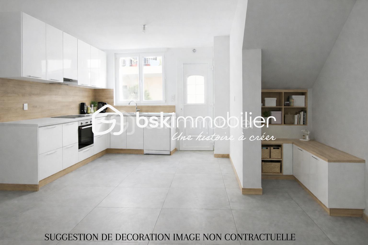 Cuisine moderne et rangement sous l'escalier_BF.jpg