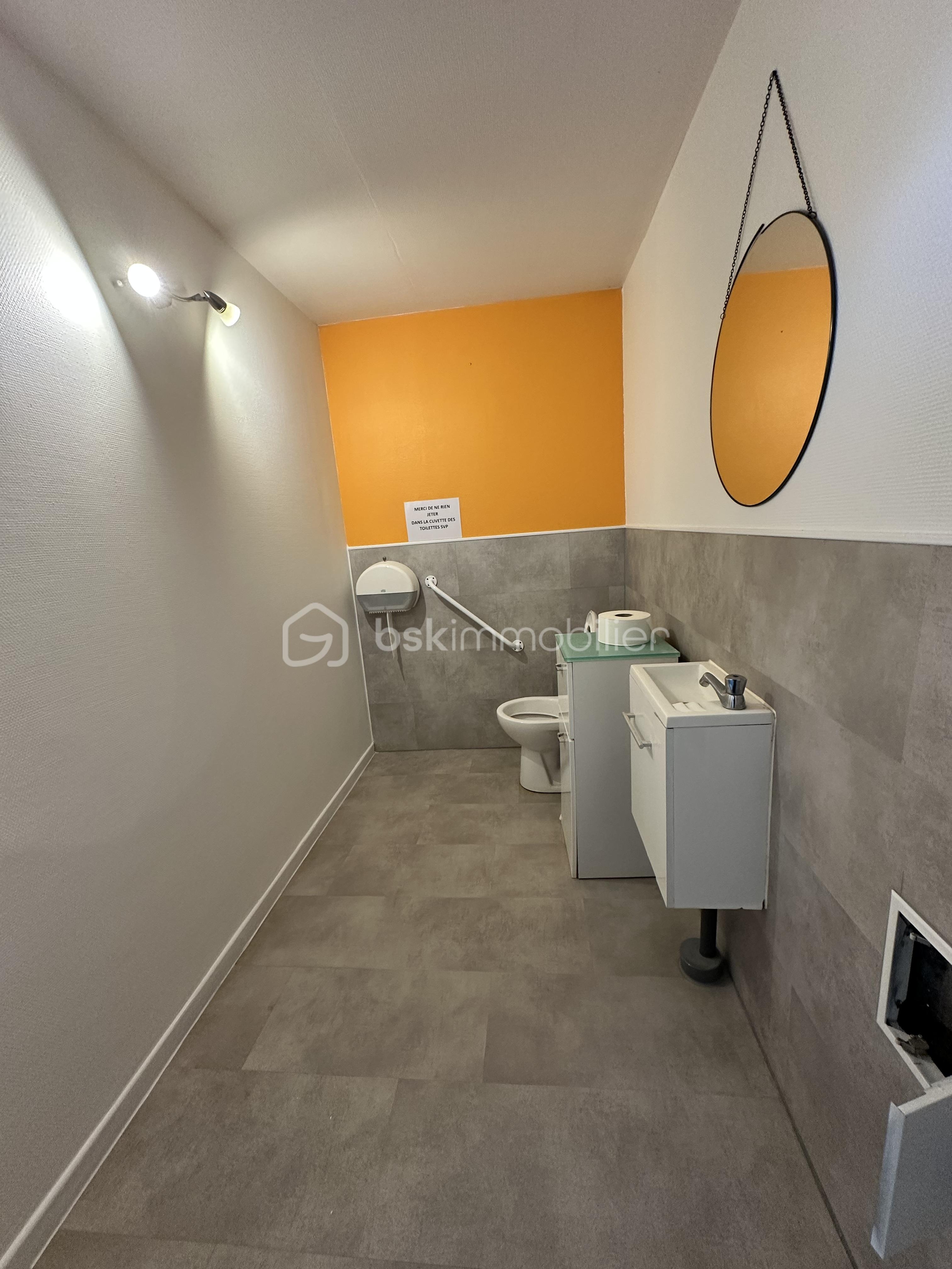 Local d activites de 50 m² - IMG_8286 2 - copie.jpg