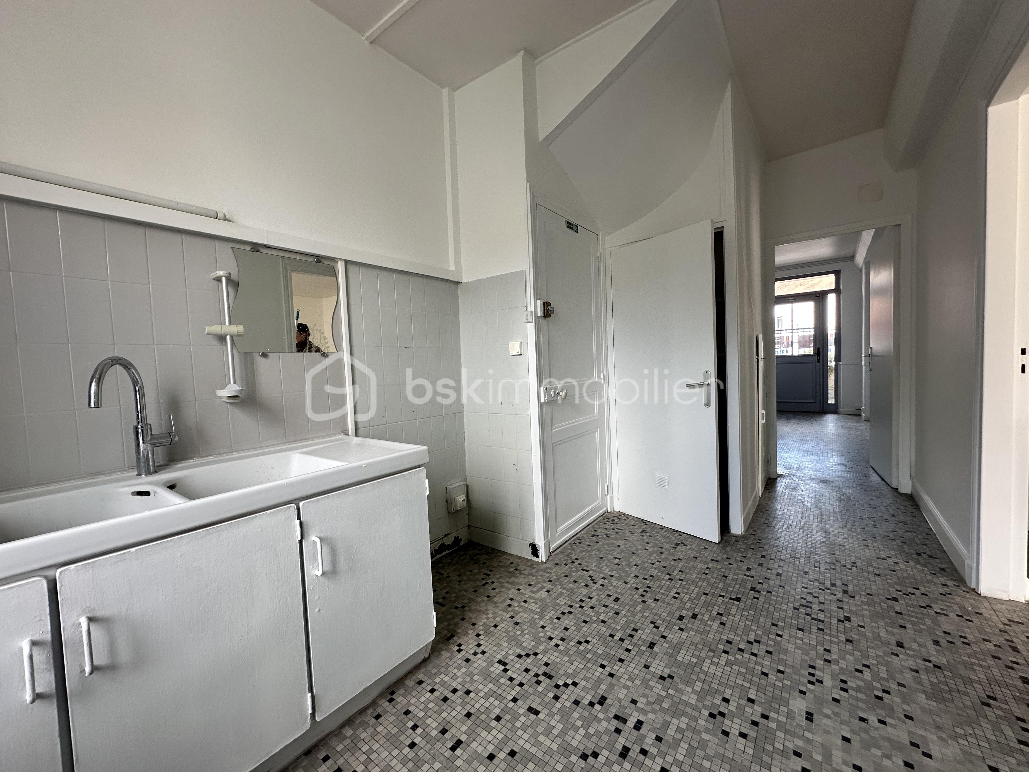 Local d activites de 50 m² - IMG_8289 2 - copie.jpg