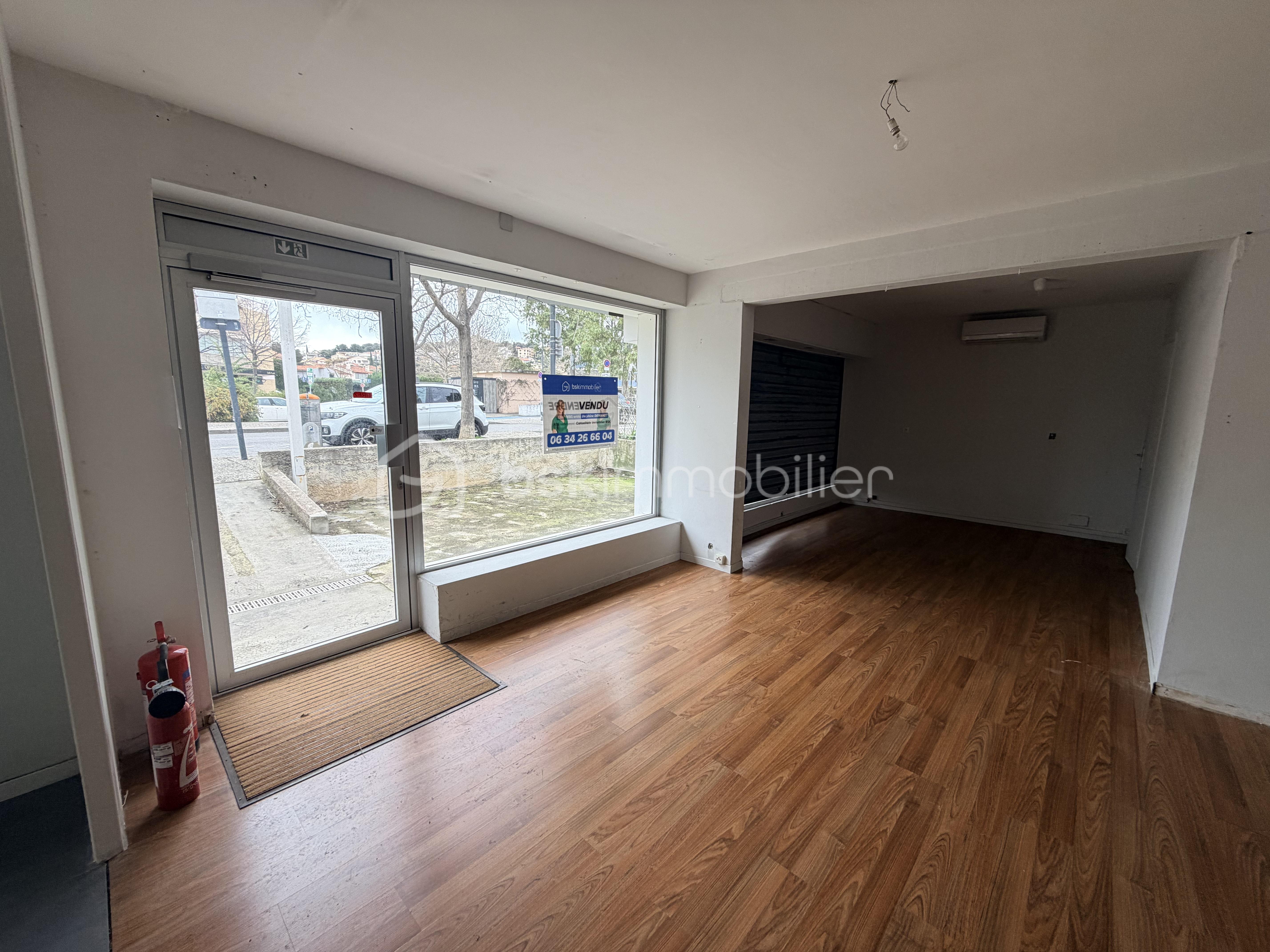 Intérieur petit local 6.jpg