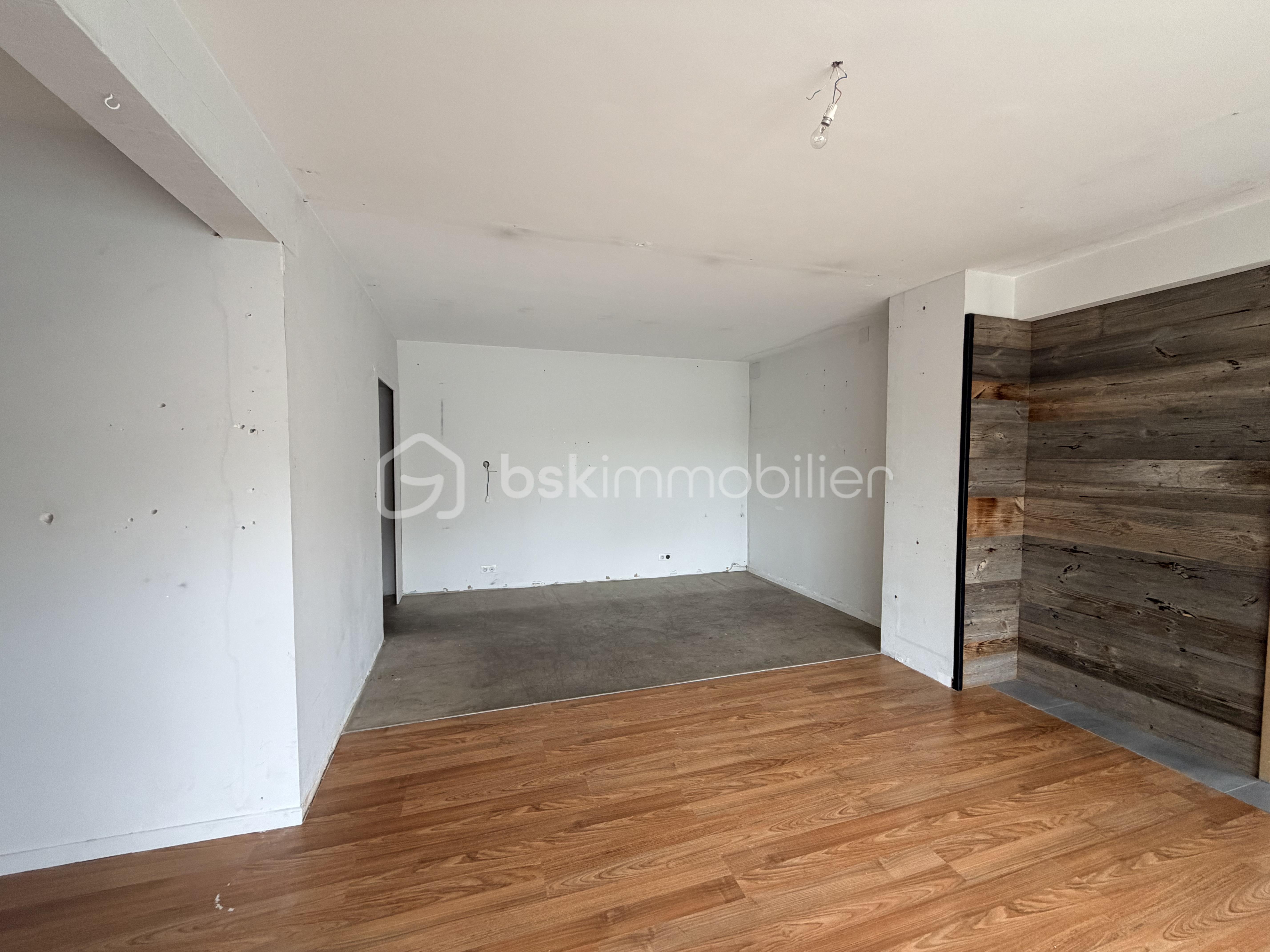 Intérieur petit local 3.jpg