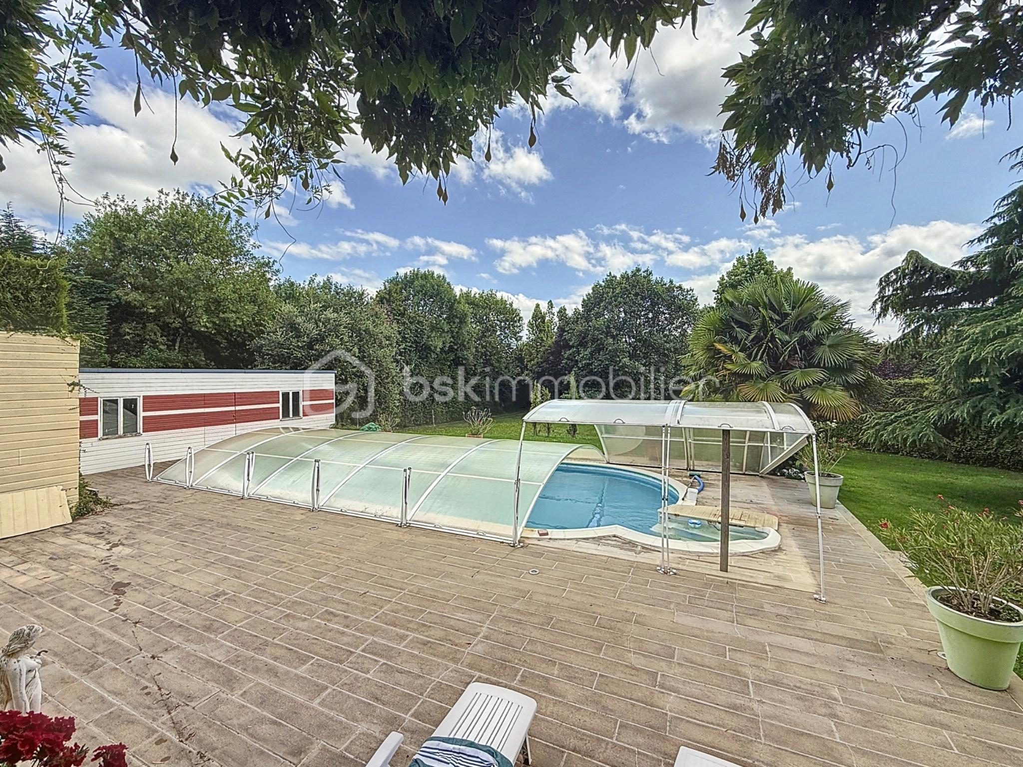 Maison de 230 m² - maison-rouge_00008_pool_blue_soft.jpg