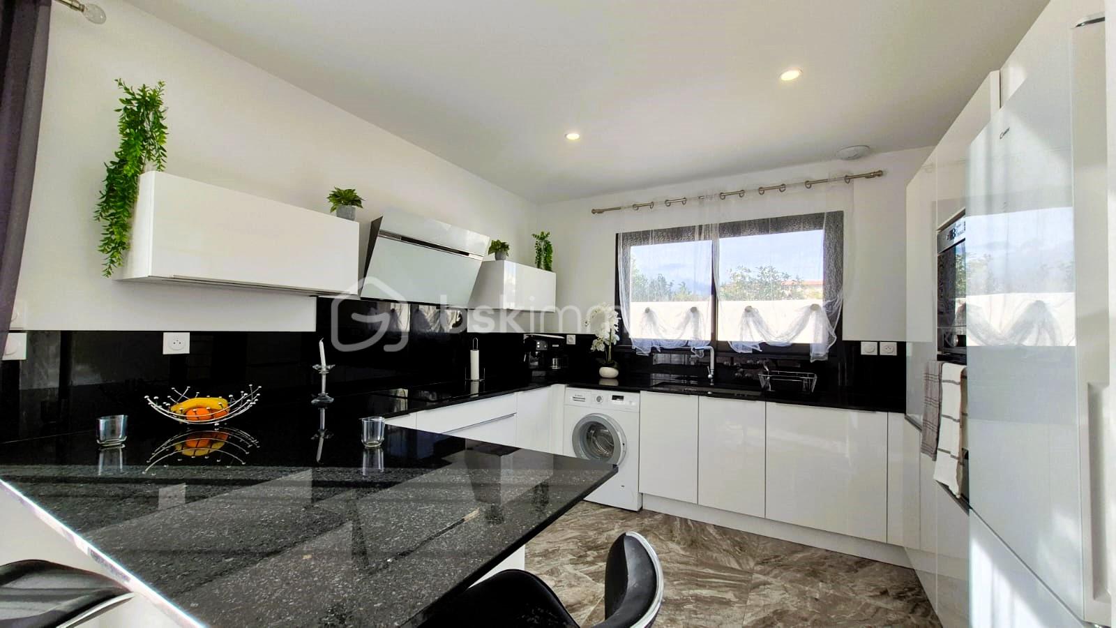 Villa de 100 m² - IMG-20251206-WA0018.jpg