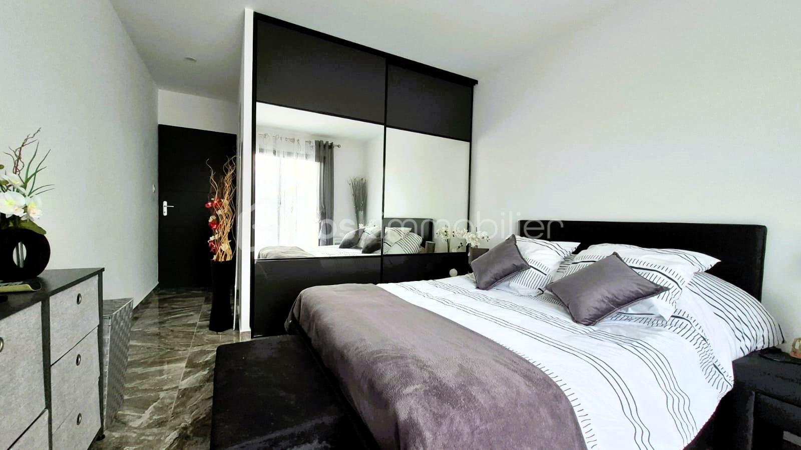 Villa de 100 m² - IMG-20251206-WA0032.jpg