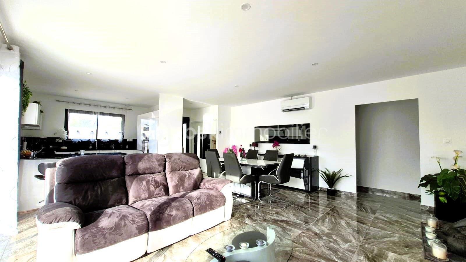 Villa de 100 m² - IMG-20251206-WA0023.jpg