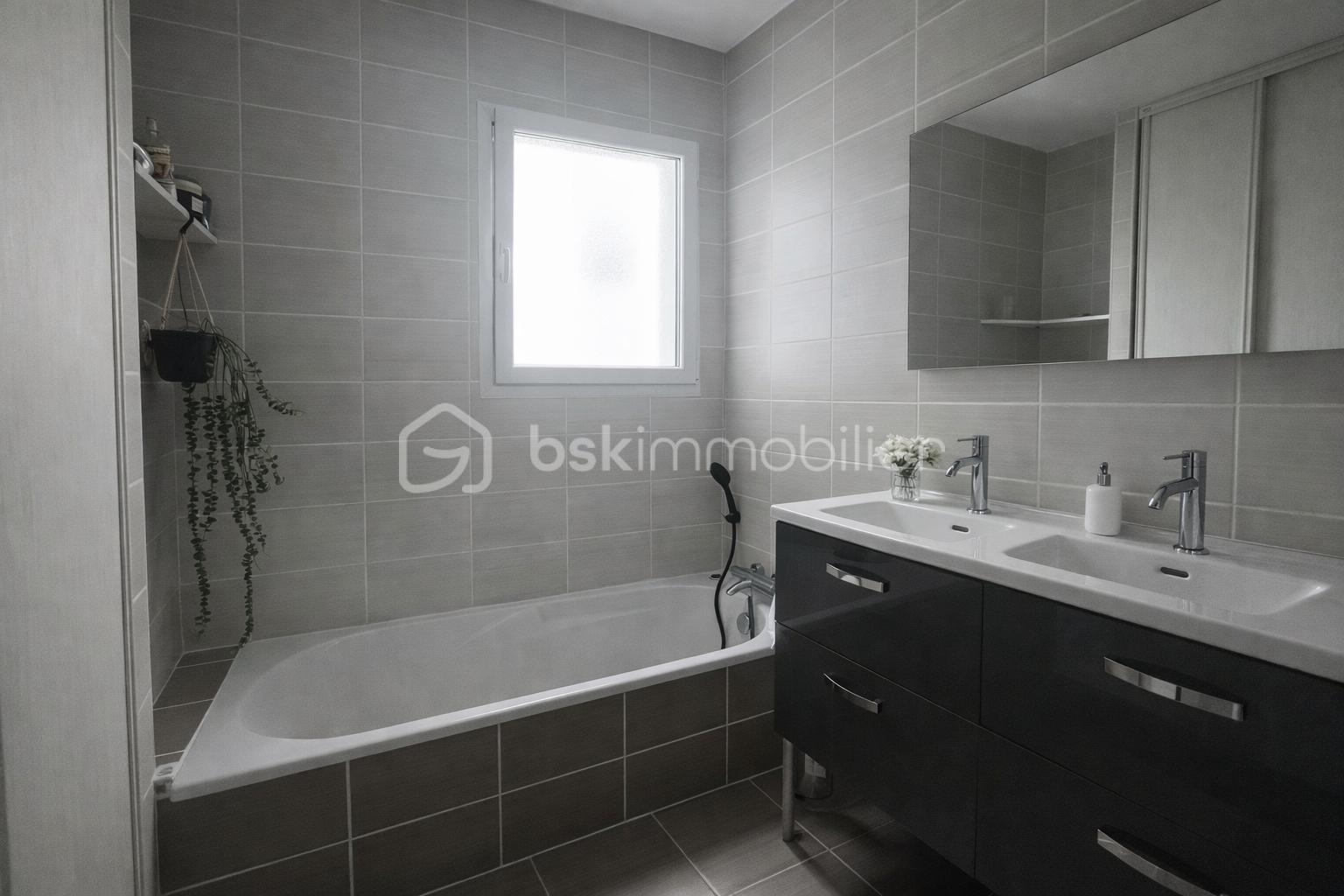 Maison traditionnelle de 97 m² - 5314ACAD-0F4E-4050-9A3C-F3EEFCC449E5 2.PNG