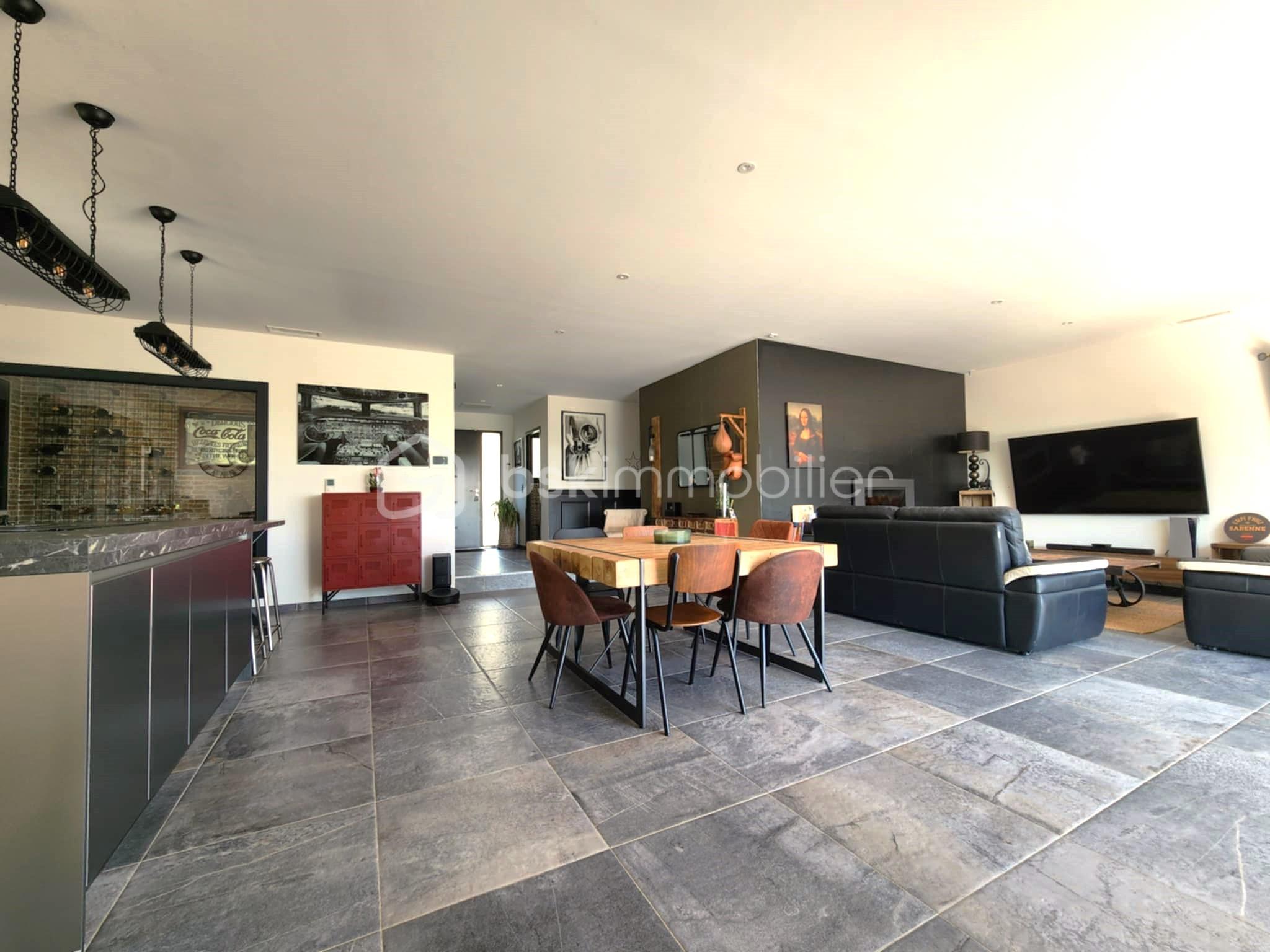 Maison de 151 m² - d71ee6b8-7177-40db-bd84-35938a2e00c9.jpg