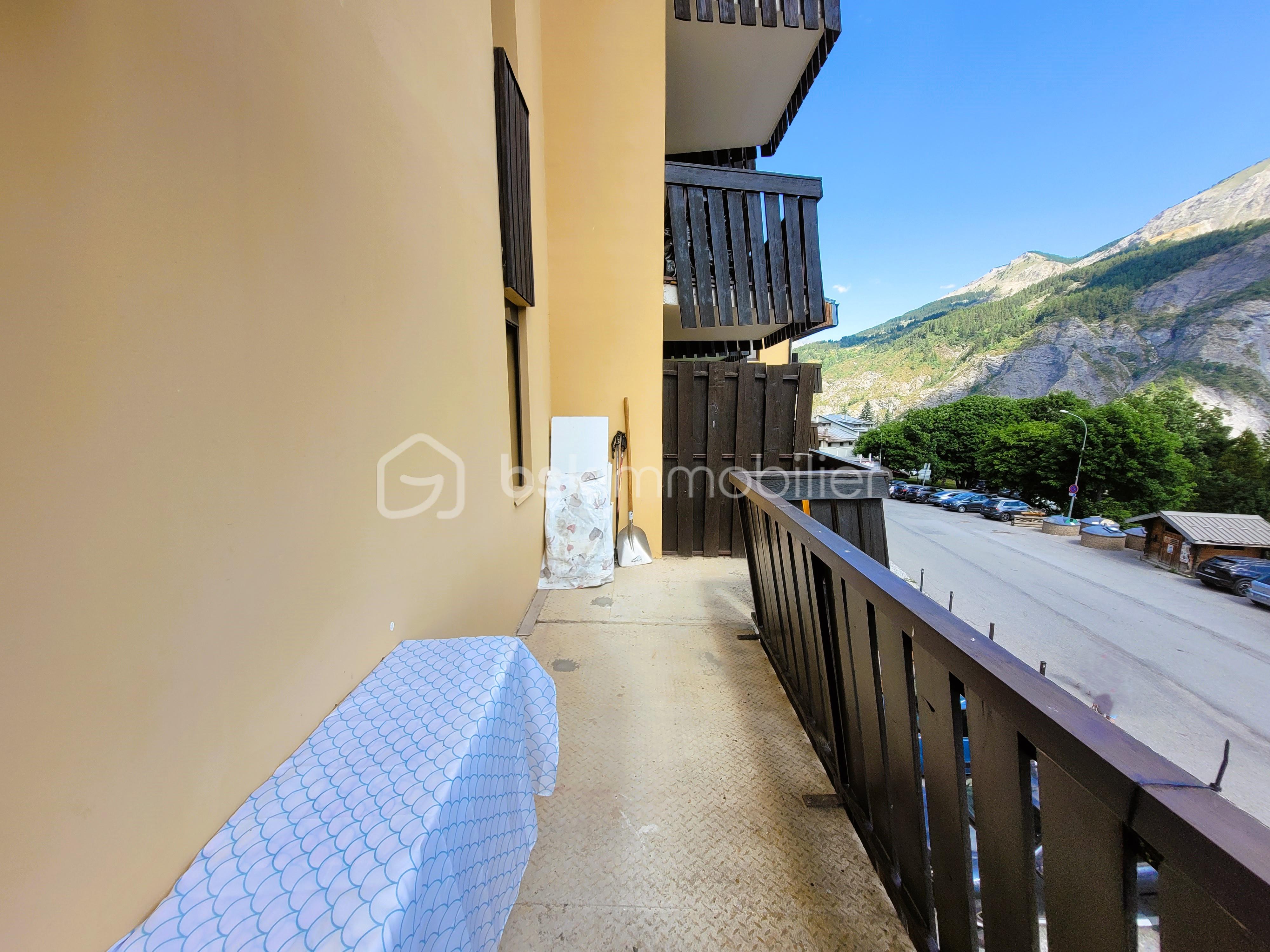 Appartement de 18 m² - APPART ROND POINT DES PISTES (3).jpg