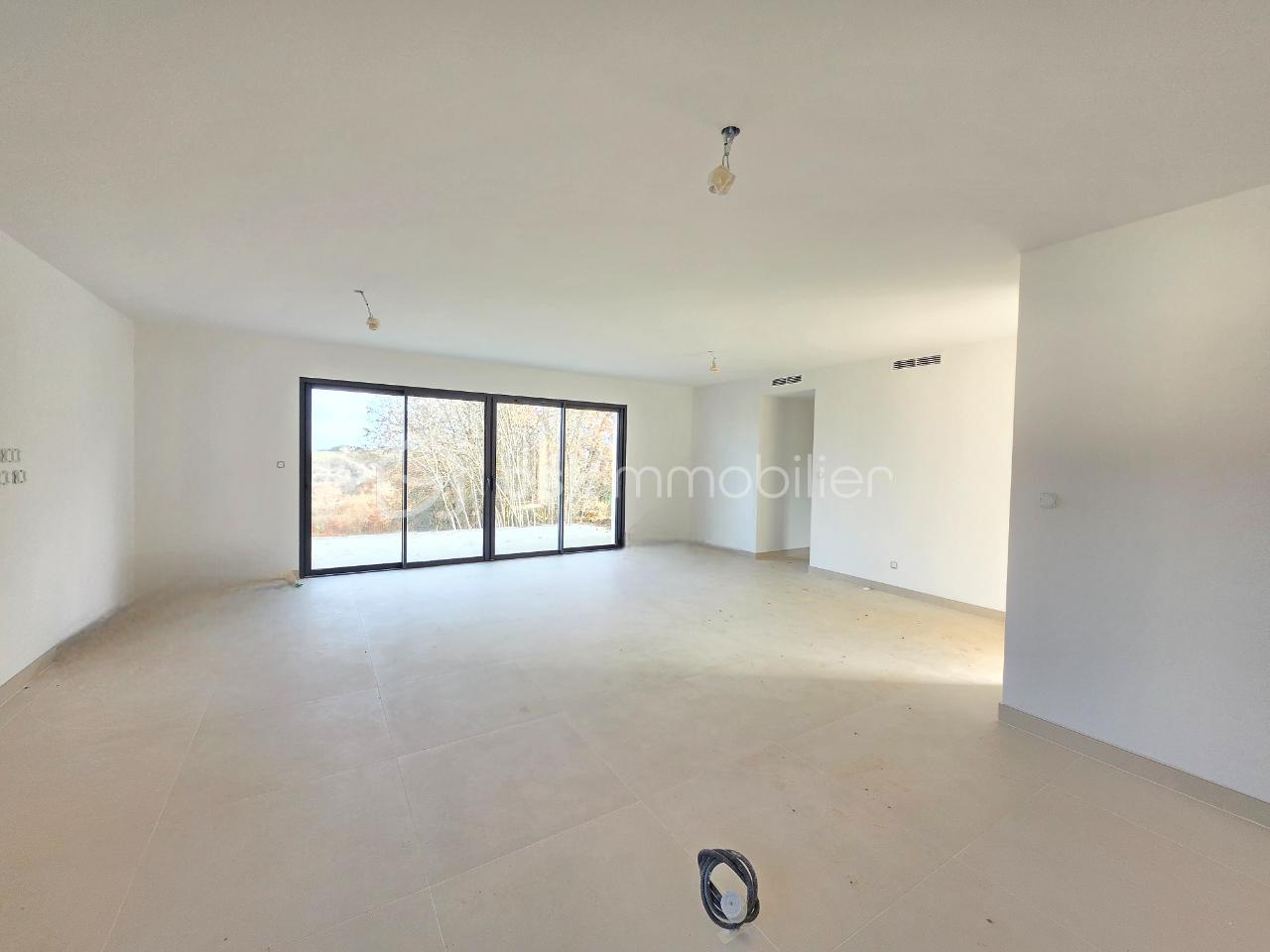 MAISON 2 5-Photoroom.png