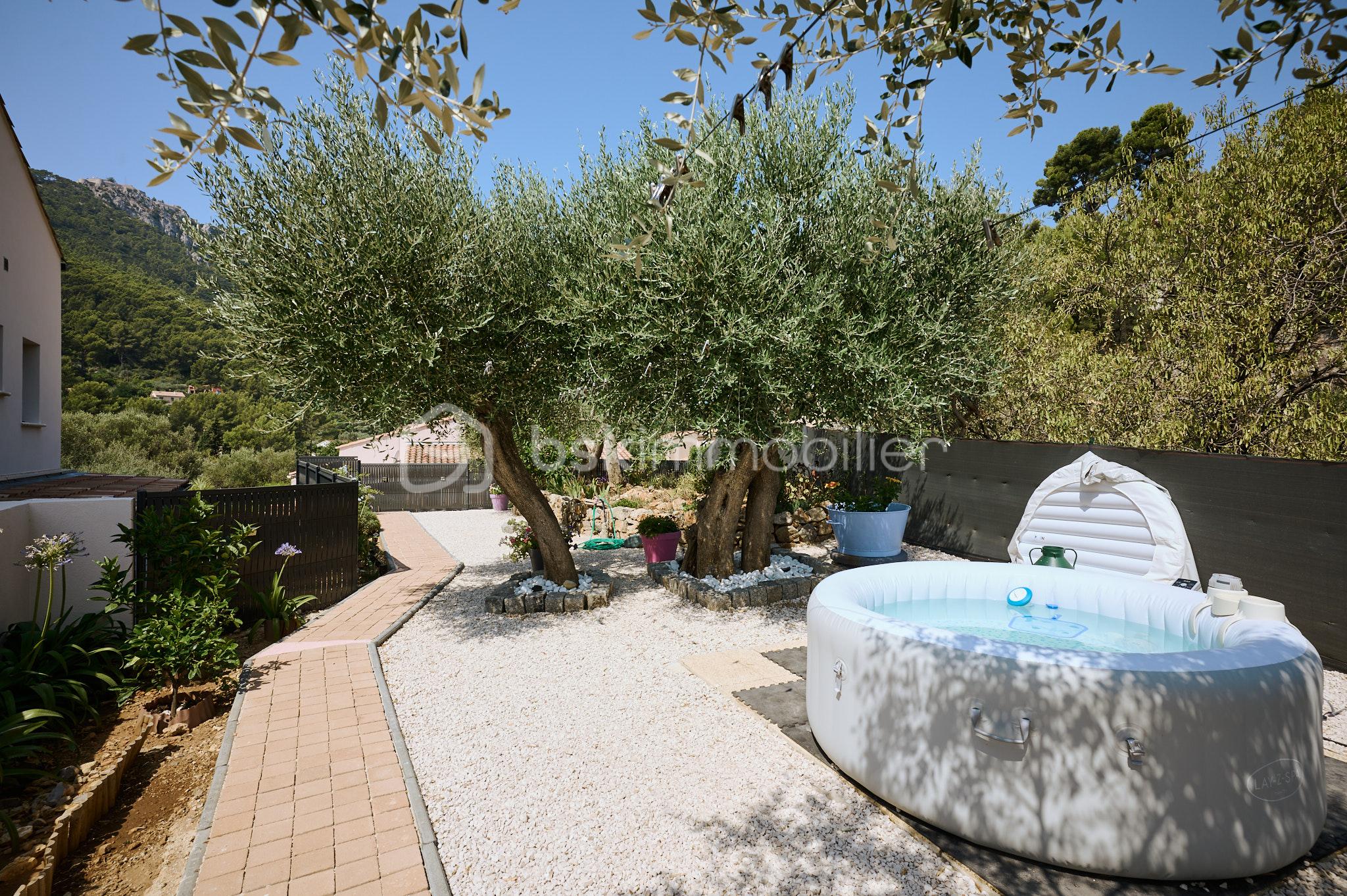 Appartement de 61 m² - jardin.jpg