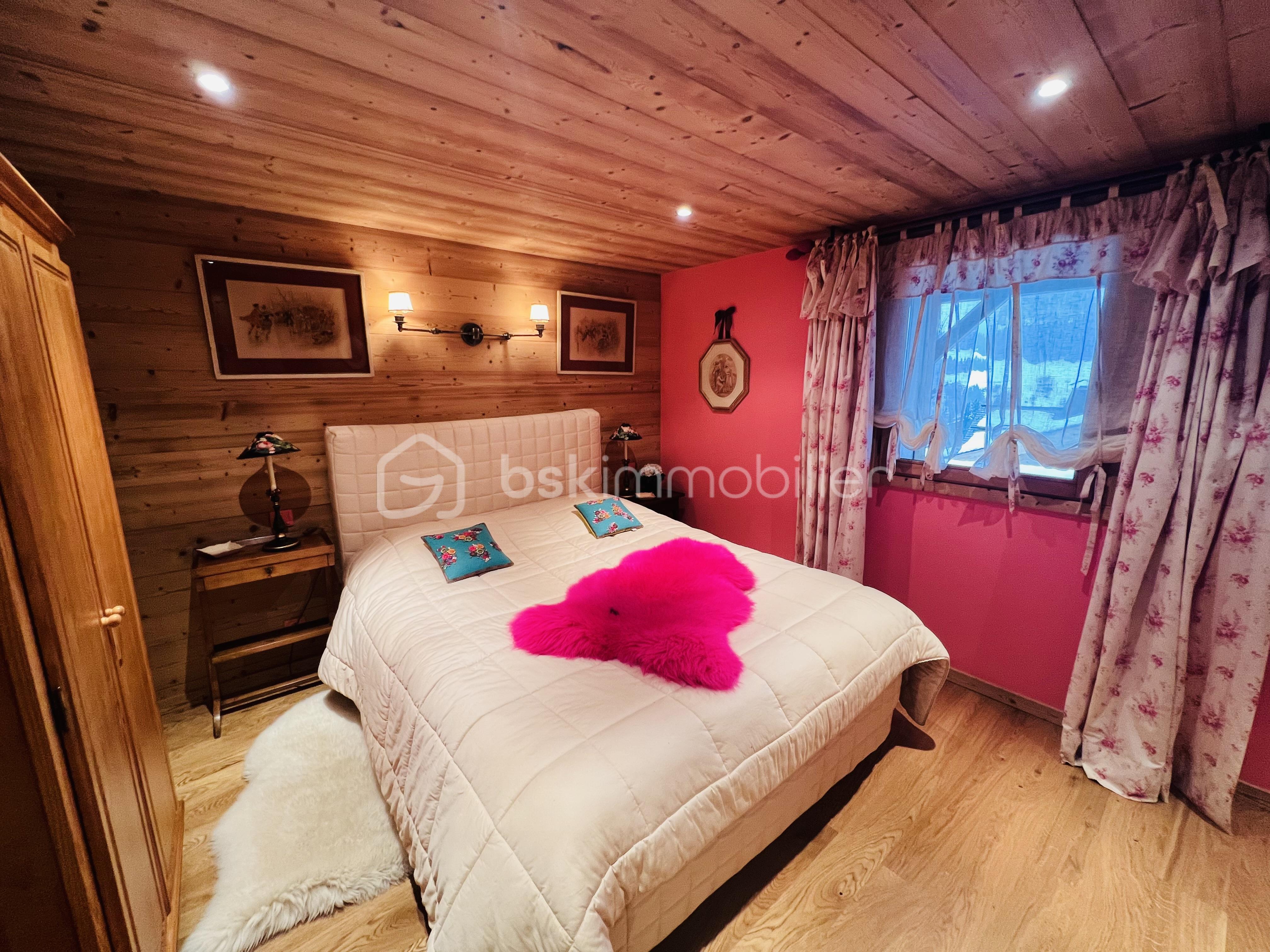 Maison de 350 m² - Photo Chambre rose 2.jpg