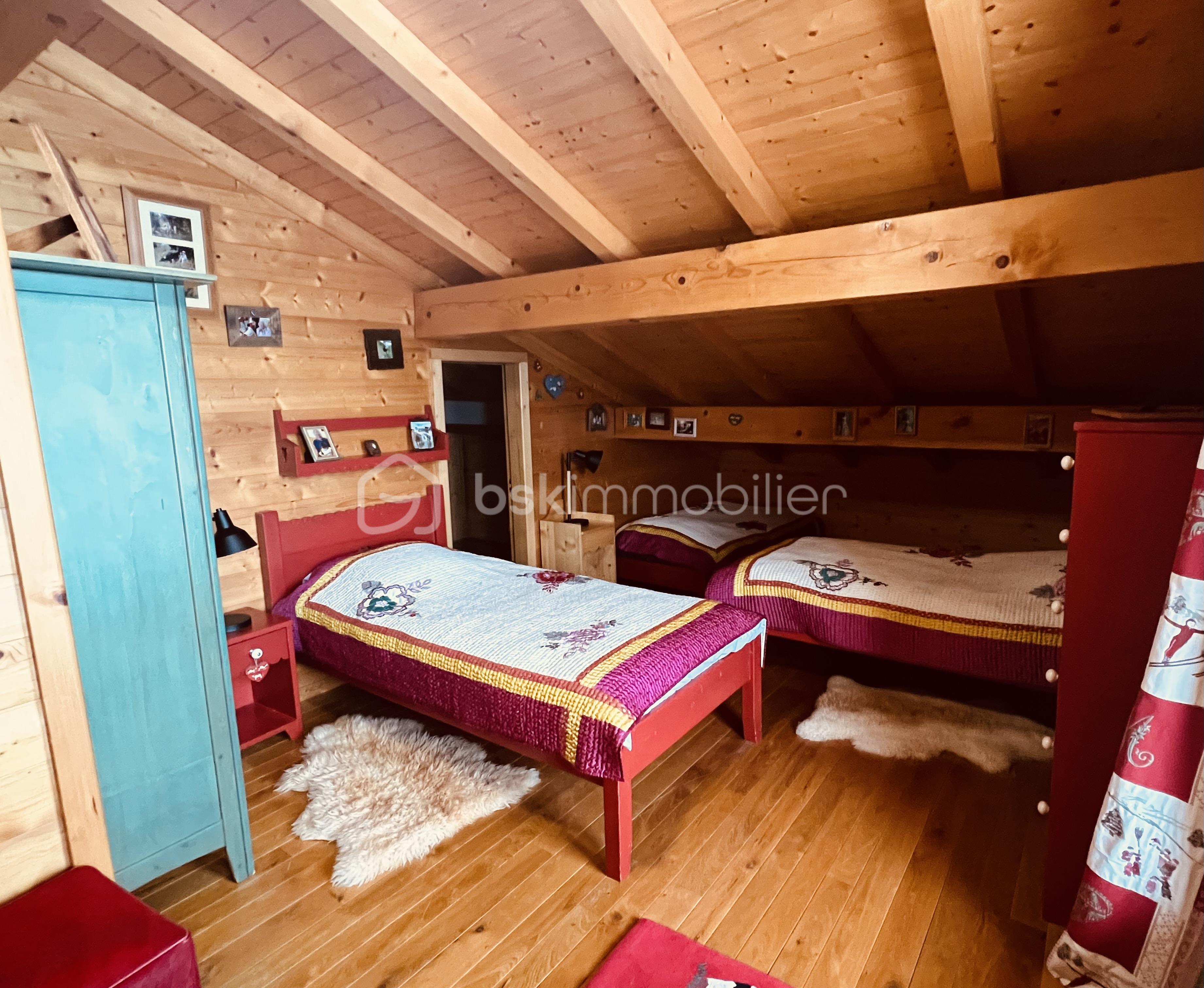 Maison de 350 m² - Photo chambre 2.jpg