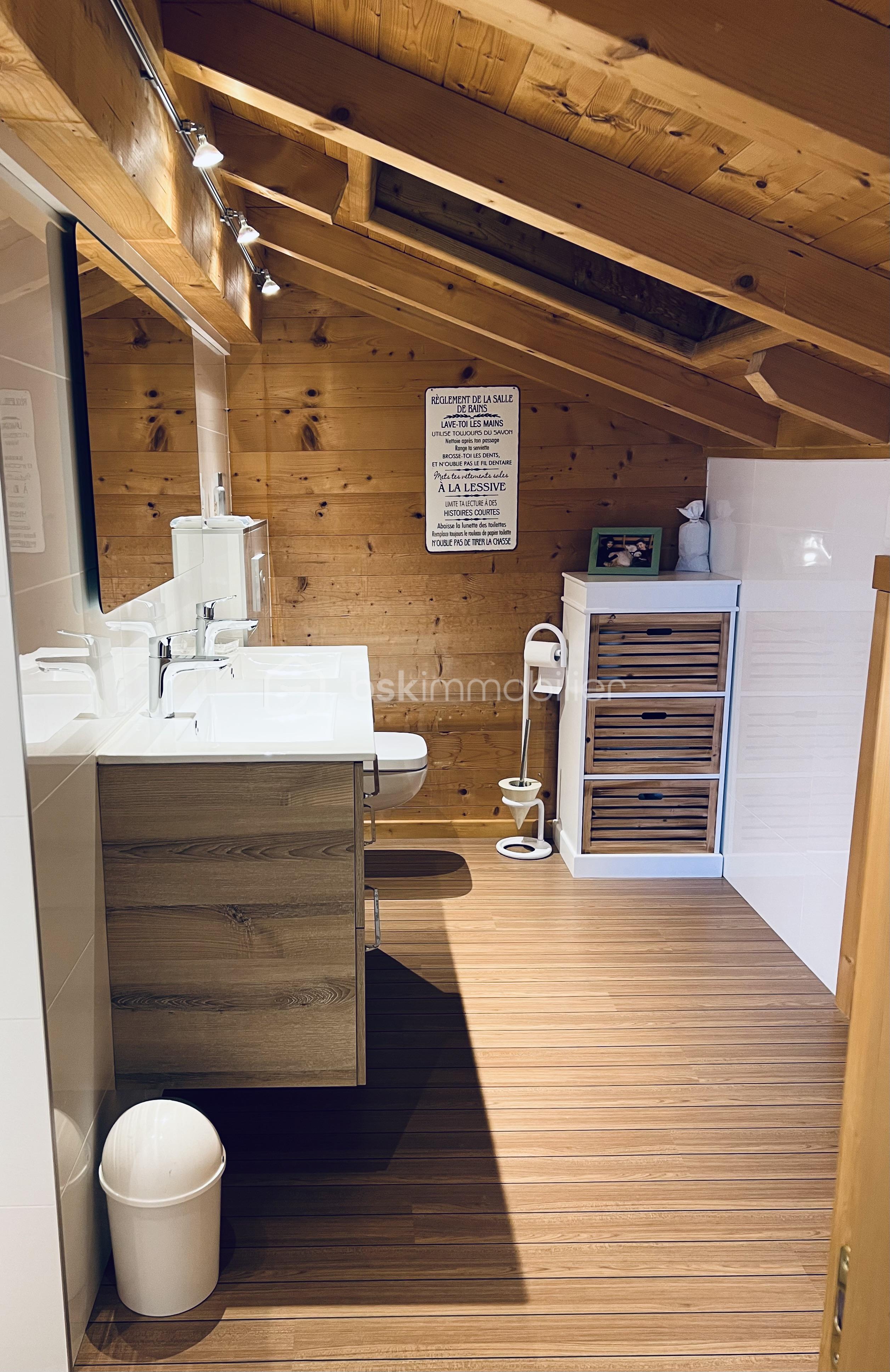 Maison de 350 m² - Photo salle de bains chambre 2.jpg