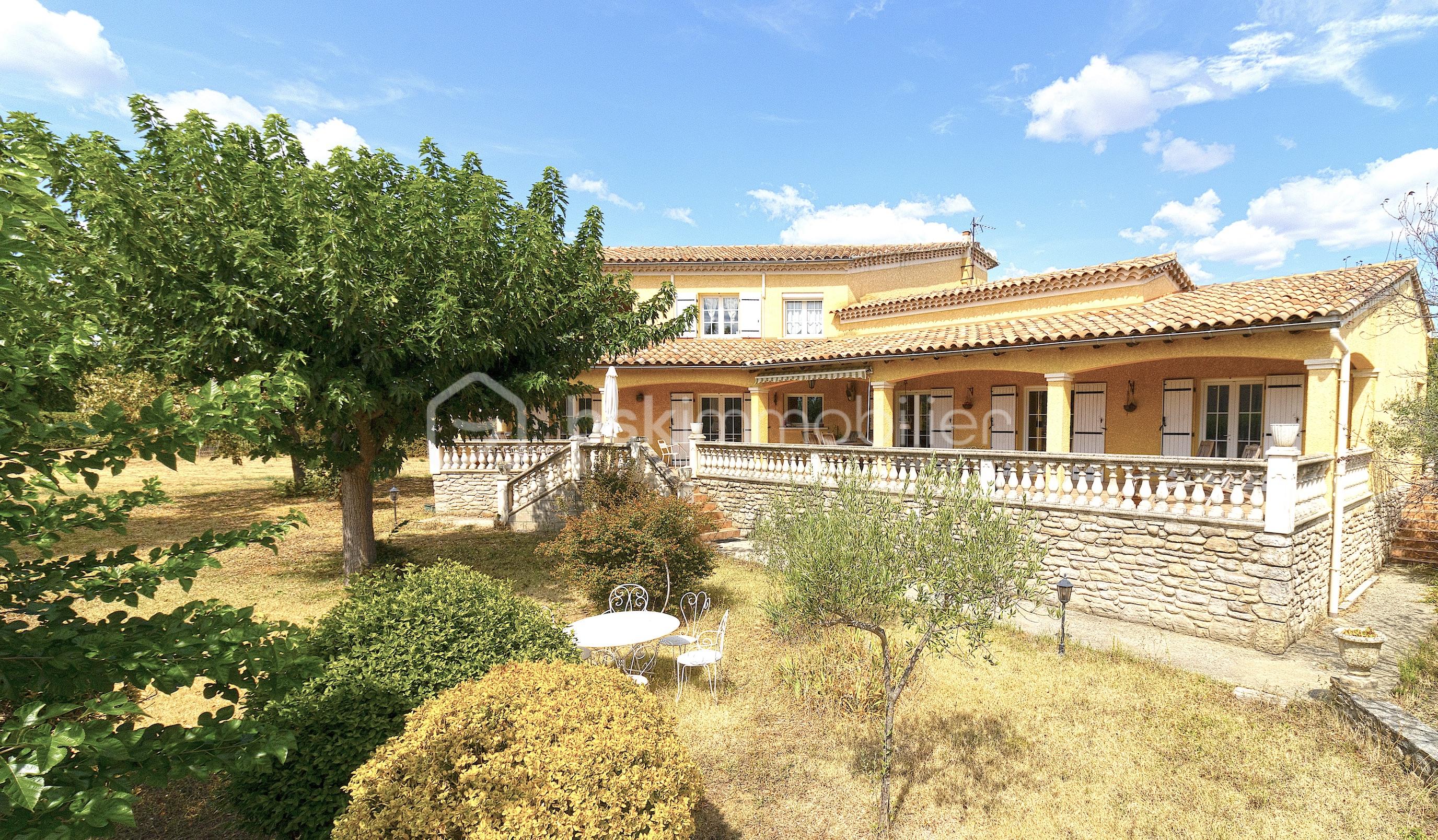 Maison traditionnelle de 229 m² - 1.jpeg