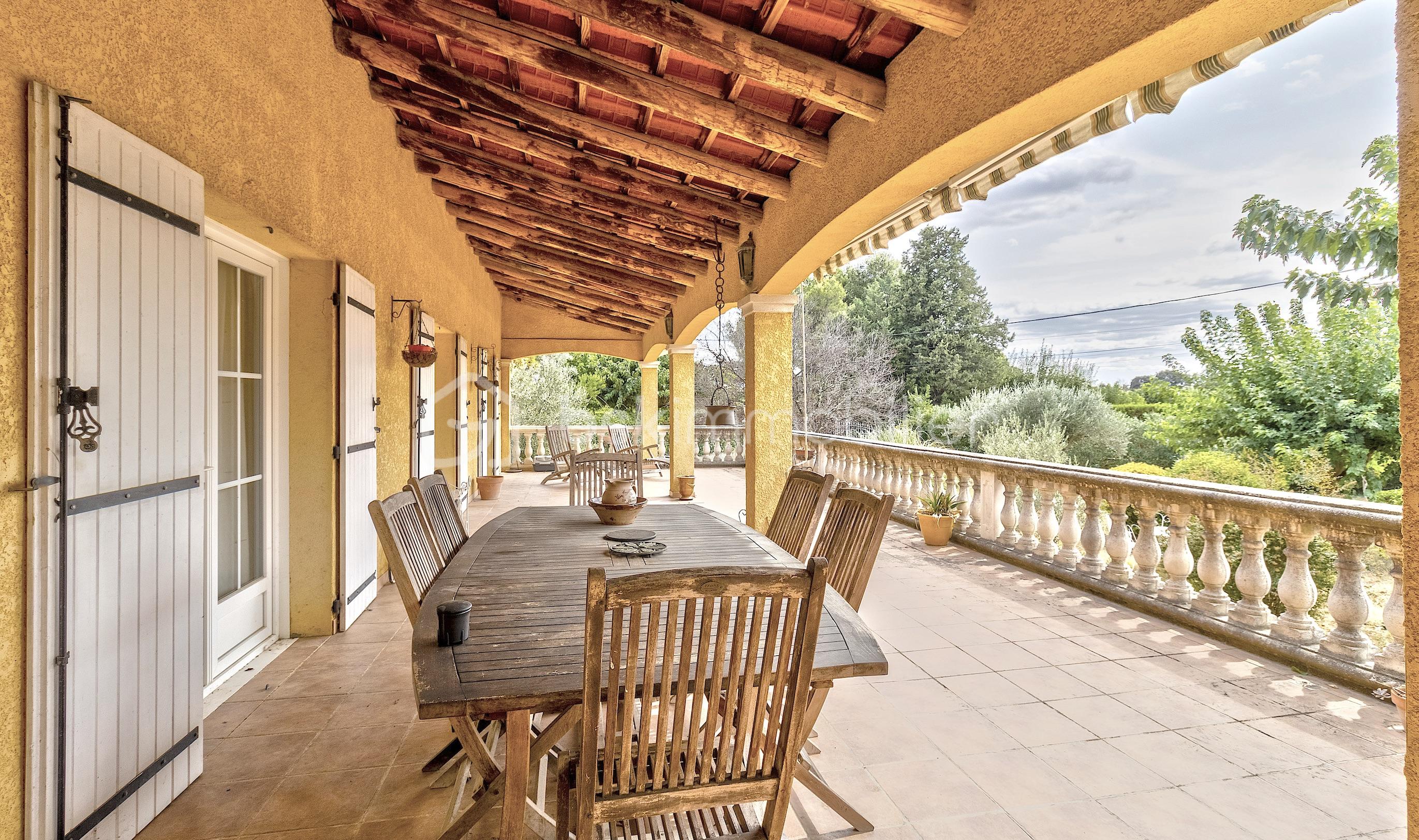 Maison traditionnelle de 229 m² - 2.jpeg