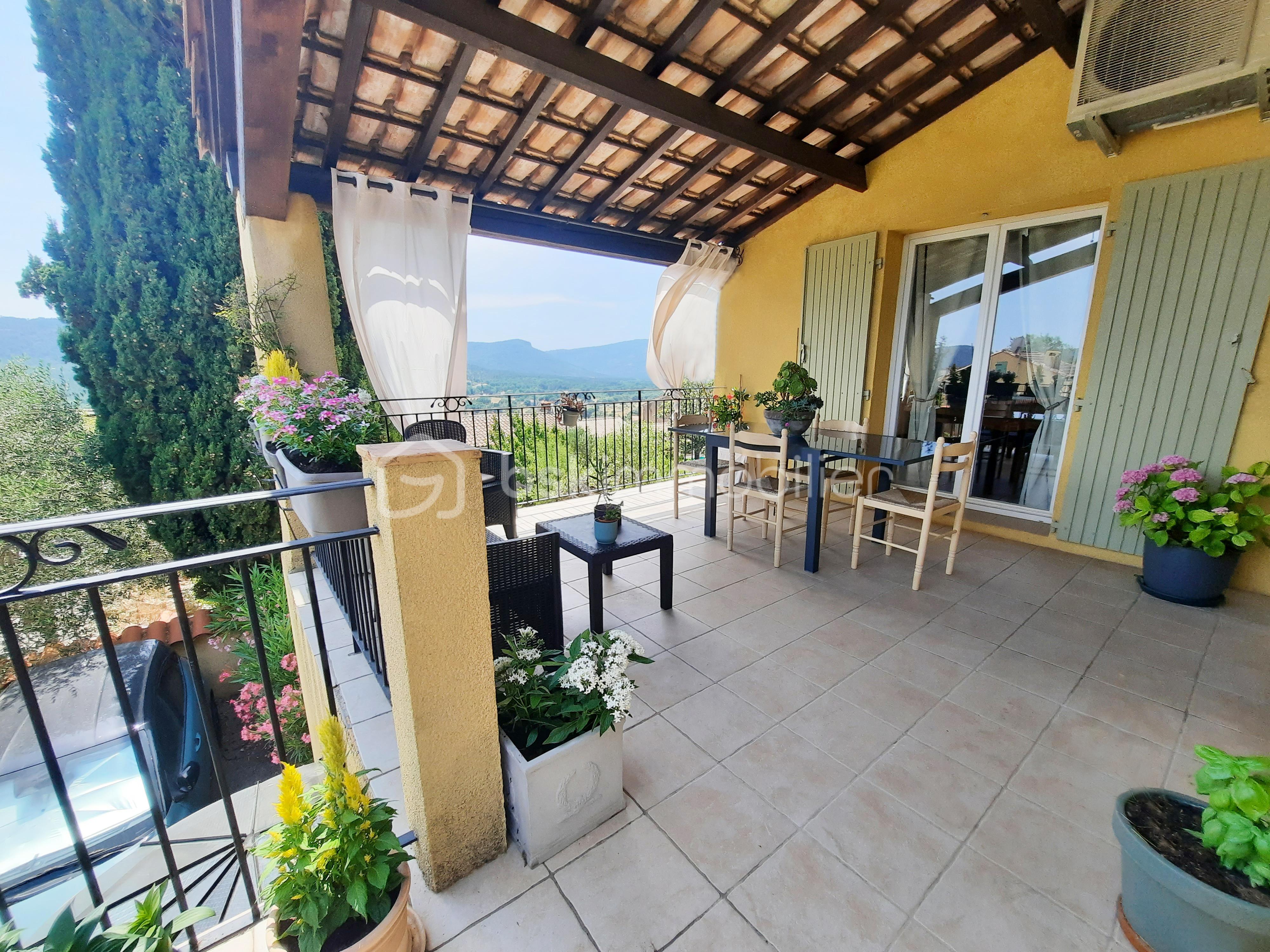 achat maison clés en mains 2 salles de bains 3 chambres Bagnols en Foret Fréjus Roquebrune sur Argens gorges du Blavet vue panoramique calme absolu terrasse conviviale barbecue.jpg