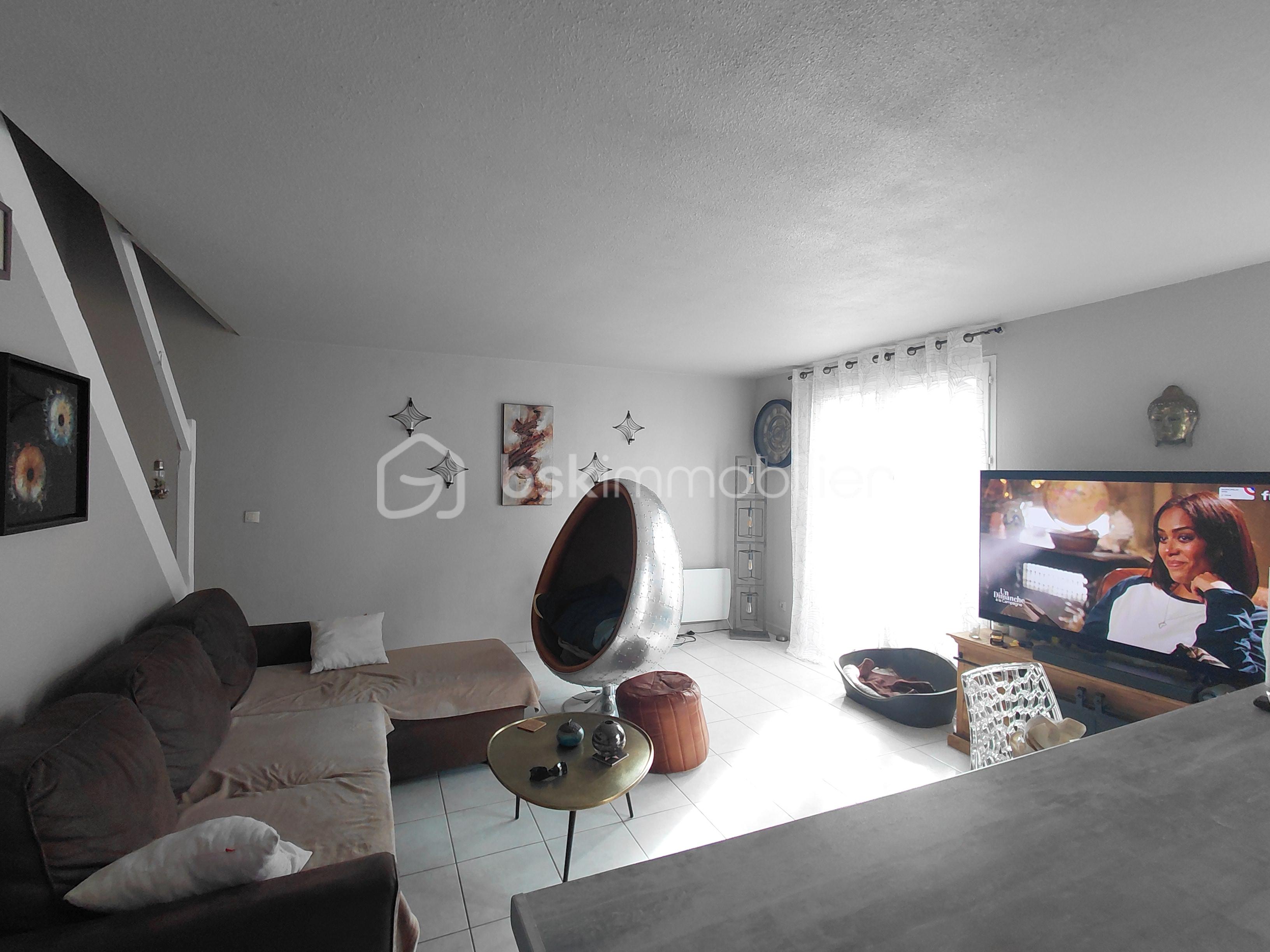 piece de vie vue cuisine.jpg