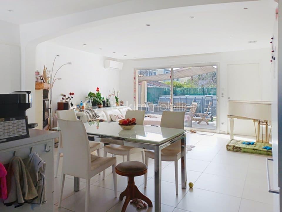 ca427c55-b672-4fc5-88c8-2f632534b74f.jfif