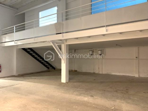 Local d'activités de 21 m² - PLACE DE PARKING 3.jpg