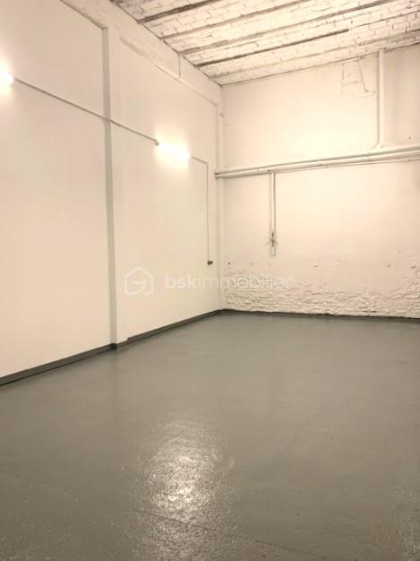 Local d'activités de 21 m² - ESPACE DE STOCKAGE 2.jpg