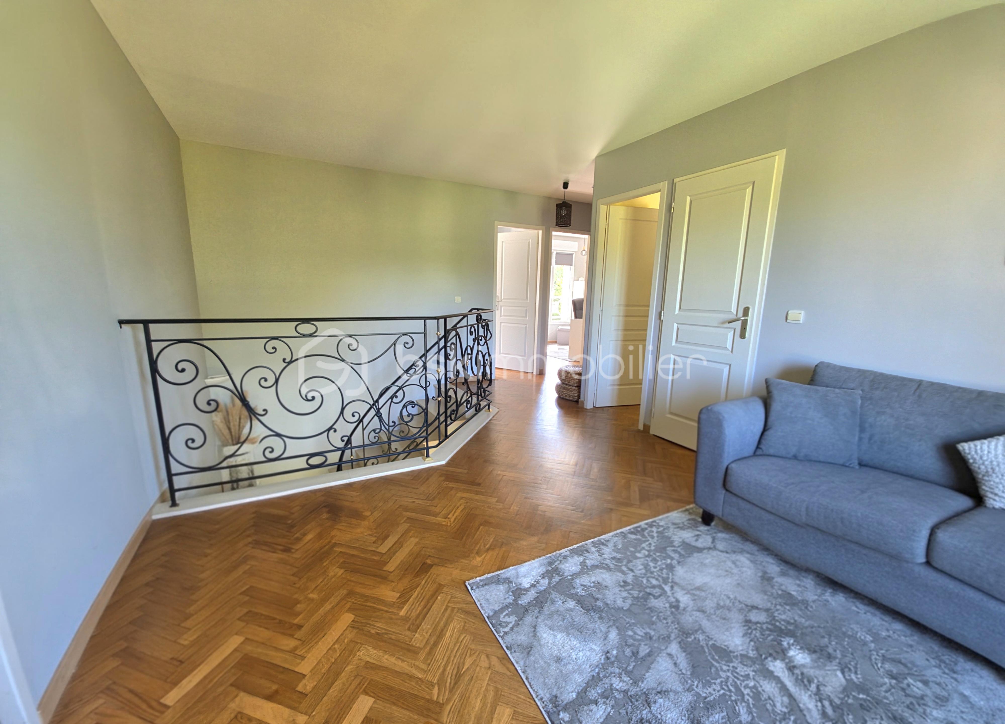 mezzanine avec escalier.jpg
