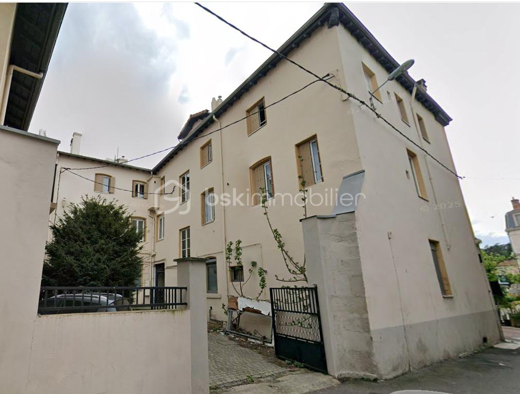 Appartement de 60,45 m² - Angle place de la liberté et place dorian.png