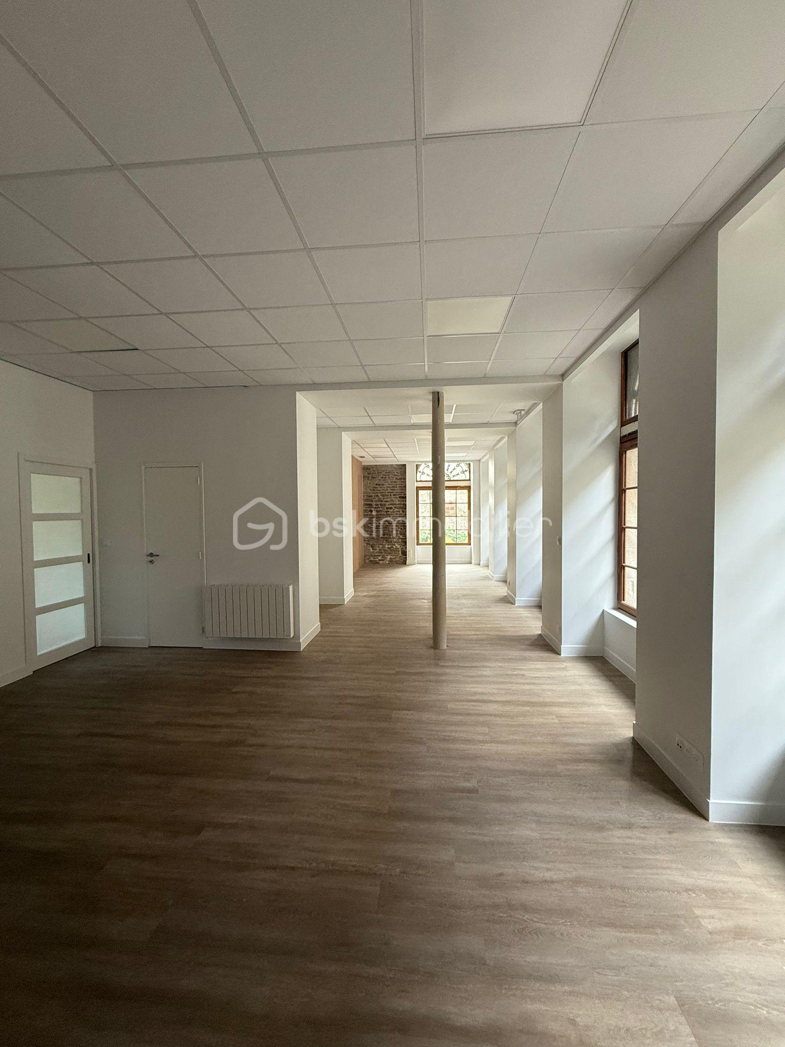 Local d activites de 66 m² - PHOTO-2025-10-29-11-52-06 7.jpg