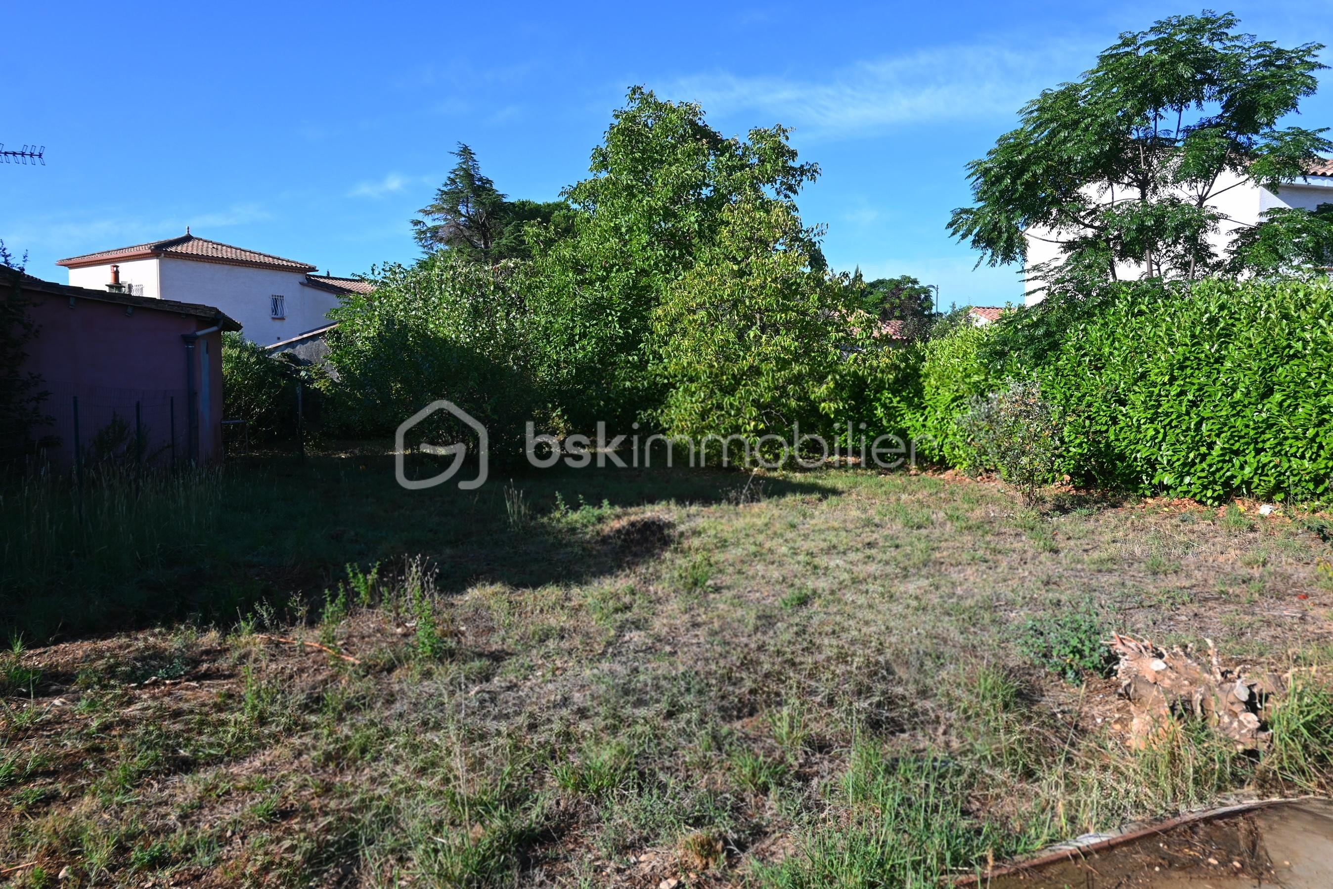 Terrain de 600 m² - 2.JPG