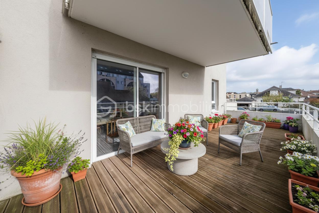 Terrasse photographe fleurie IA.jpg