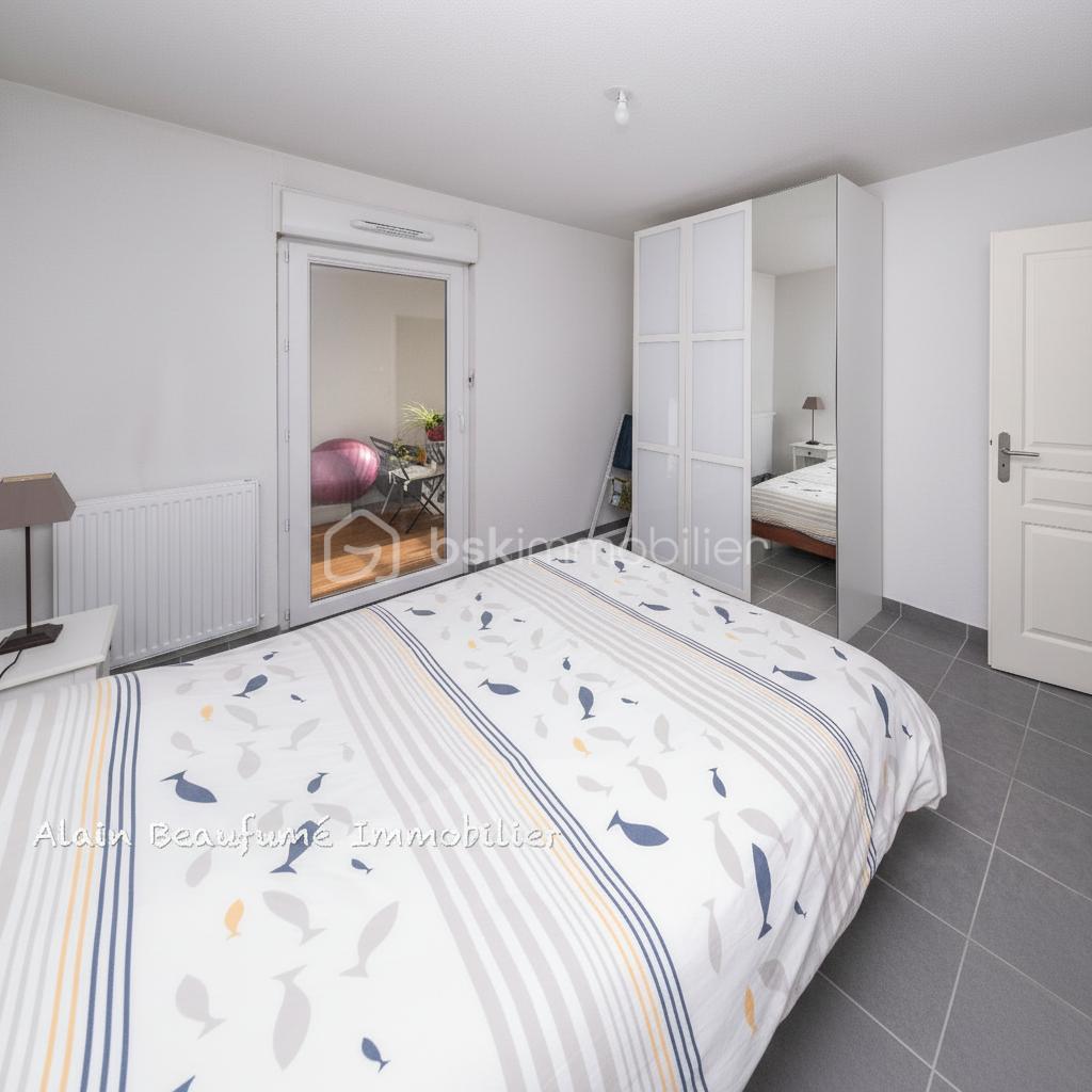 Ch 01 avec lit mais vêtements retirés.png