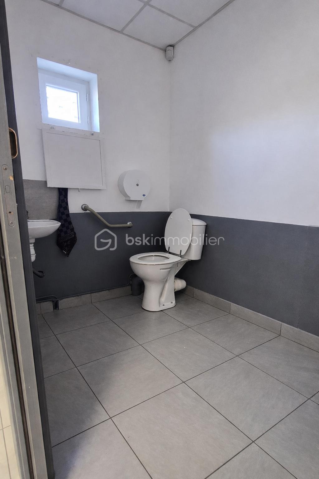 5coin toilettes.png