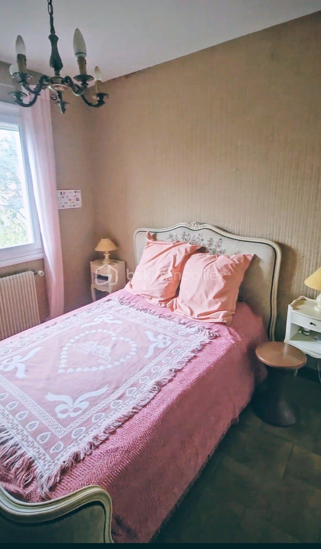 Immeuble de 150 m² - chambre 1.jpg