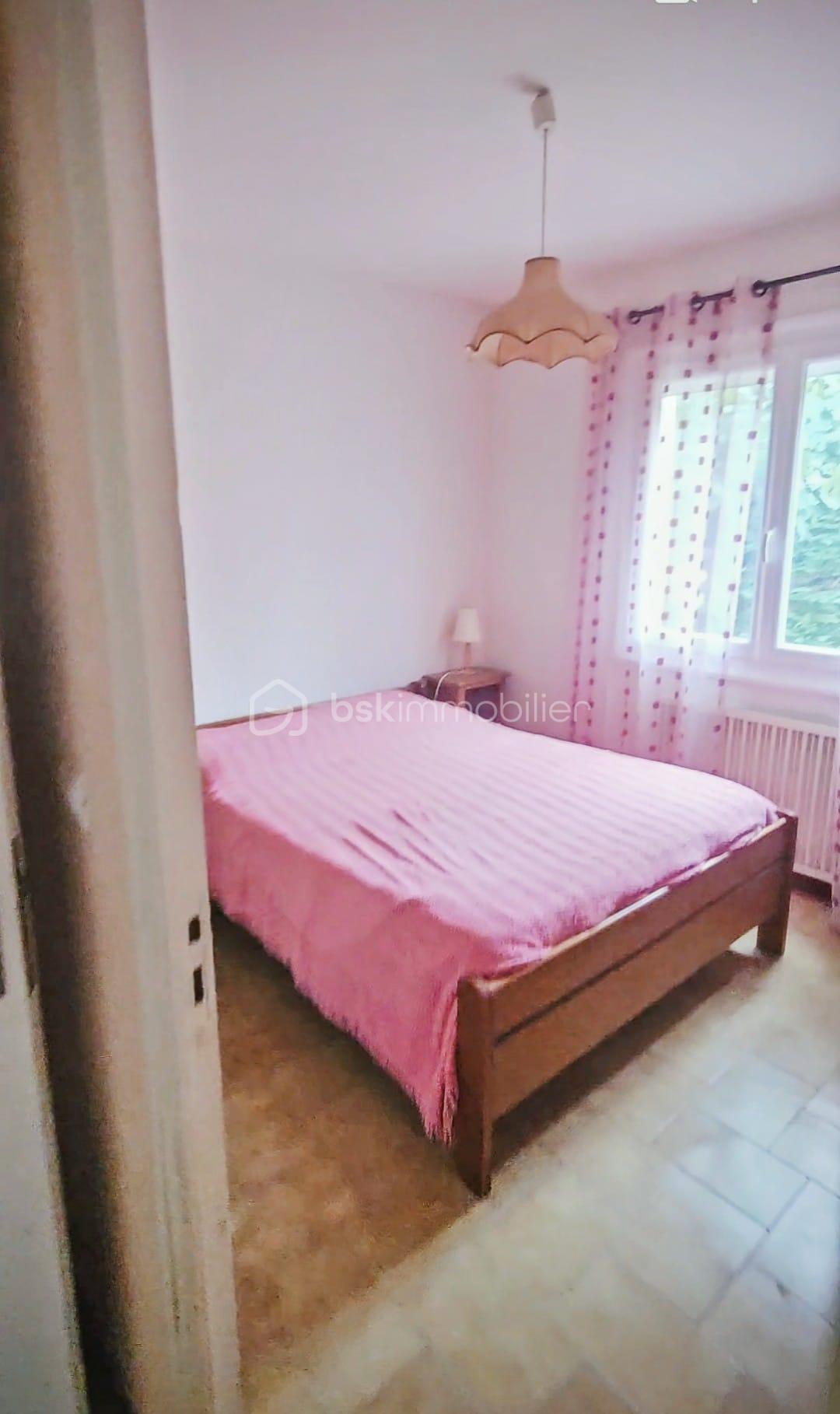 Immeuble de 150 m² - chambre .jpg