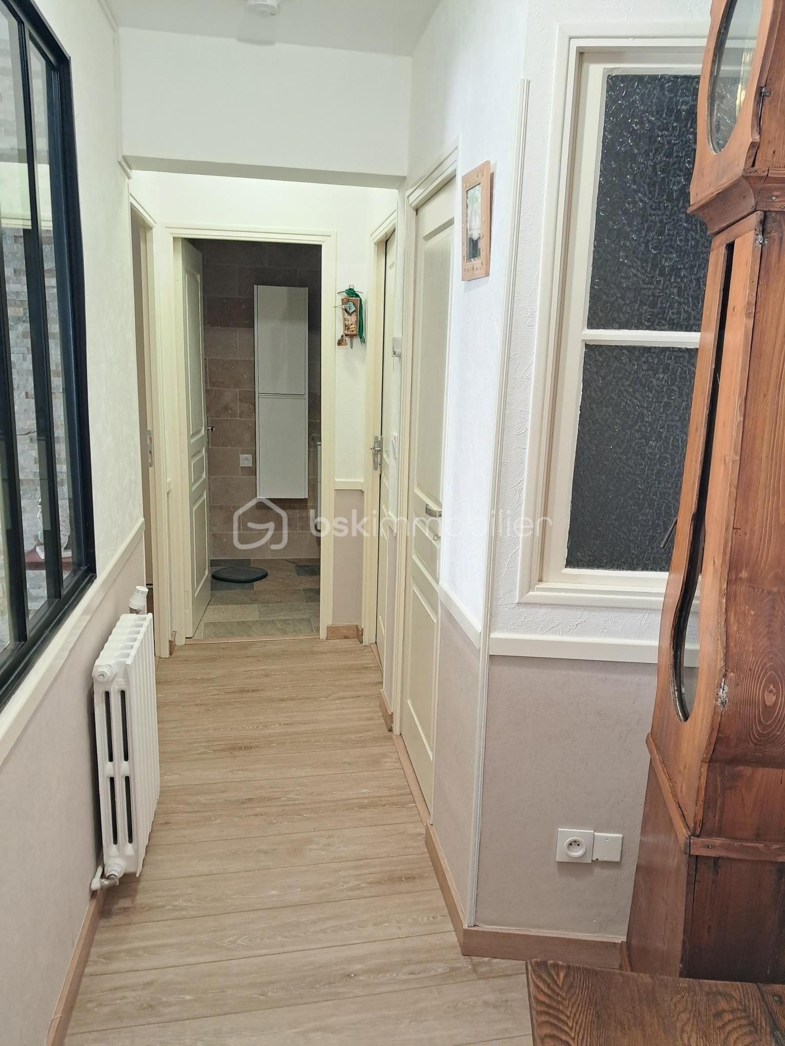 Maison ancienne de 118 m² - 11bis - couloir bas.jpg