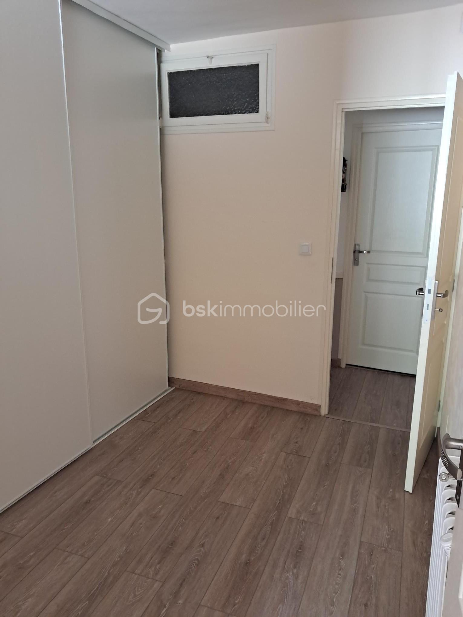 Maison ancienne de 118 m² - 12ter-placard bas.jpg