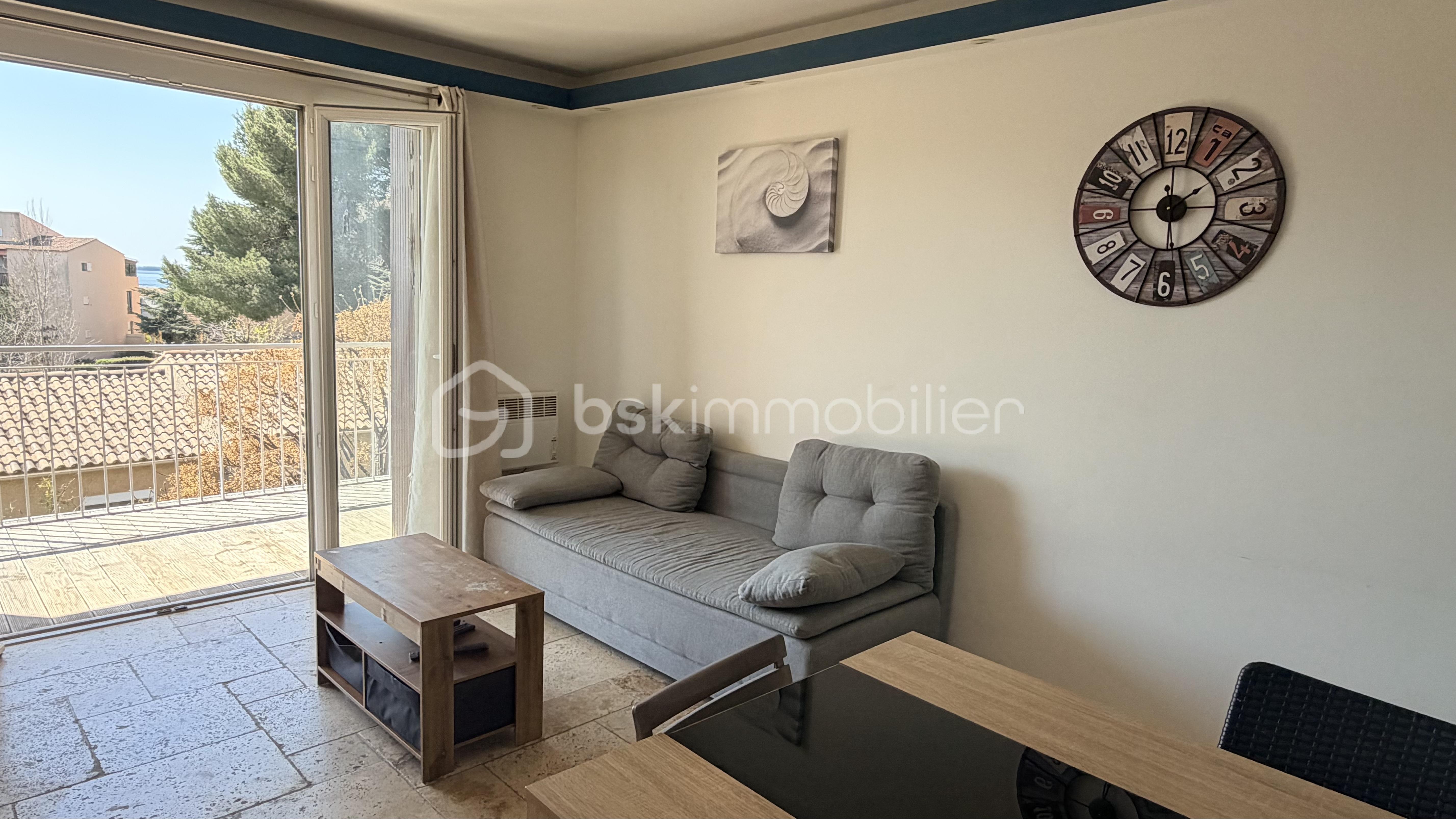 Salon vue mer avec balcon.jpg