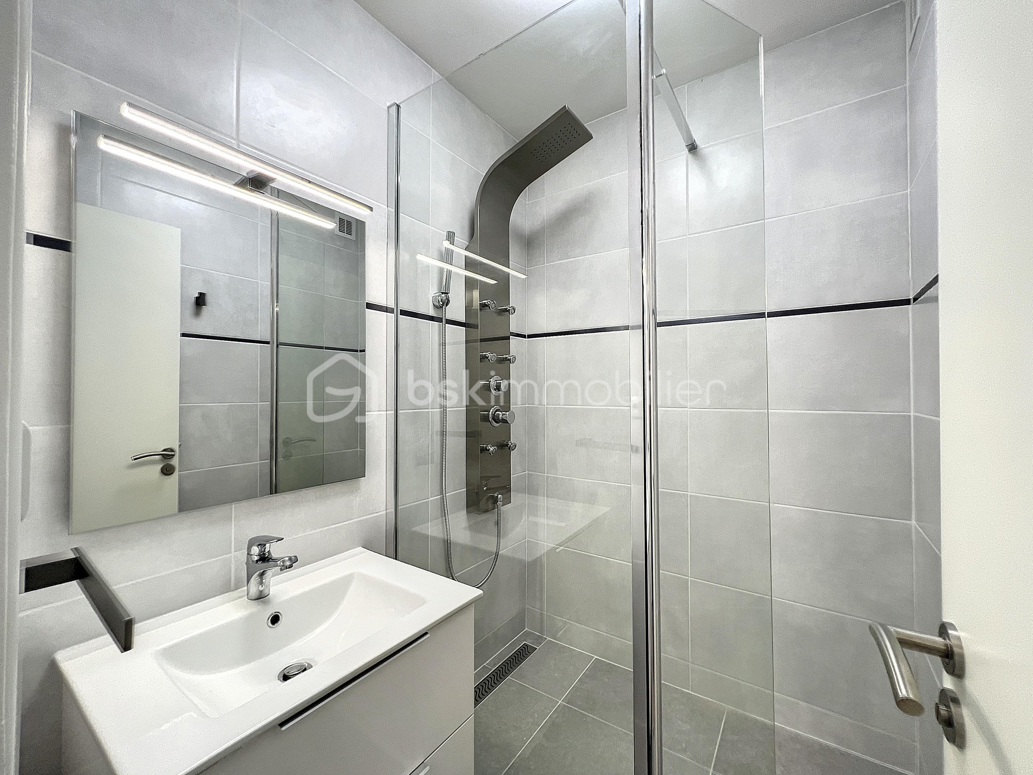 Appartement de 18,73 m² - sde 3.jpg