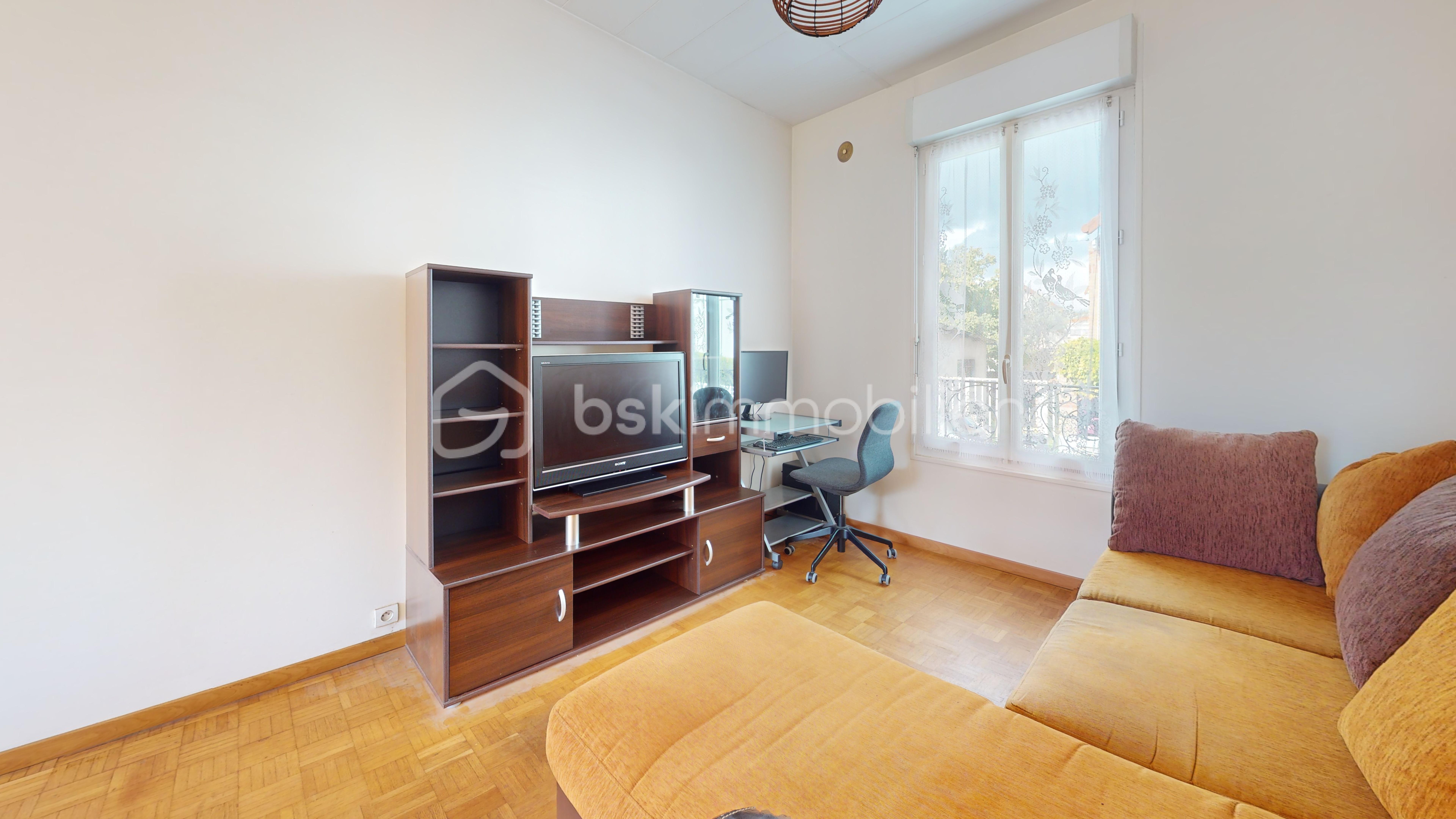 Maison de 114 m² - Living Room.jpg