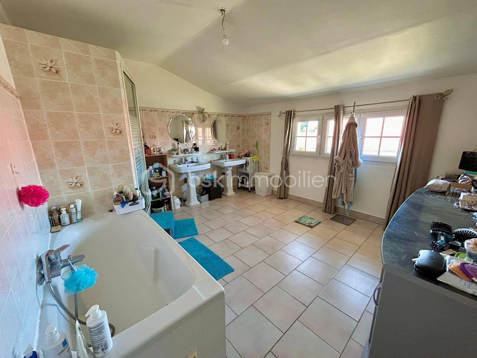 Maison de 185 m² - 98202547-be52-454d-ab67-bdf1bbfddab7.jpg