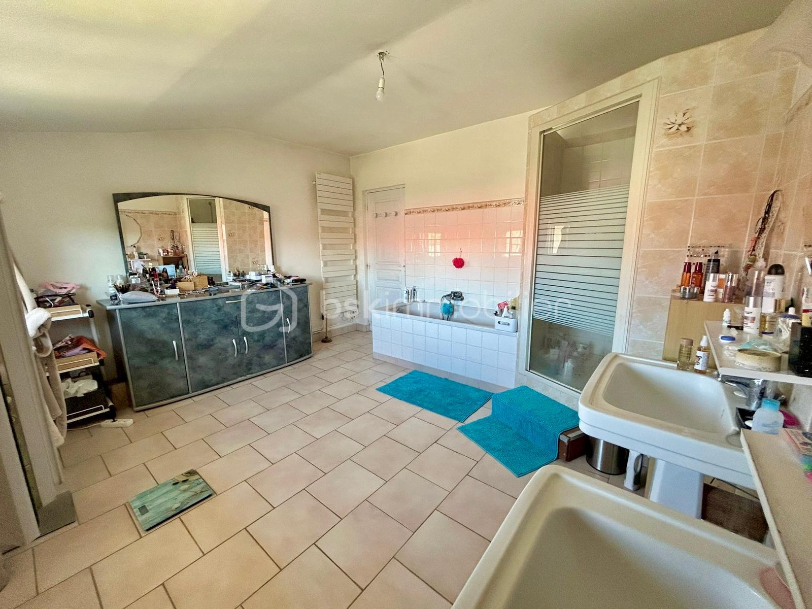 Maison de 185 m² - 78067f2f-266b-4fe8-b961-858e796ccfa0.jpg