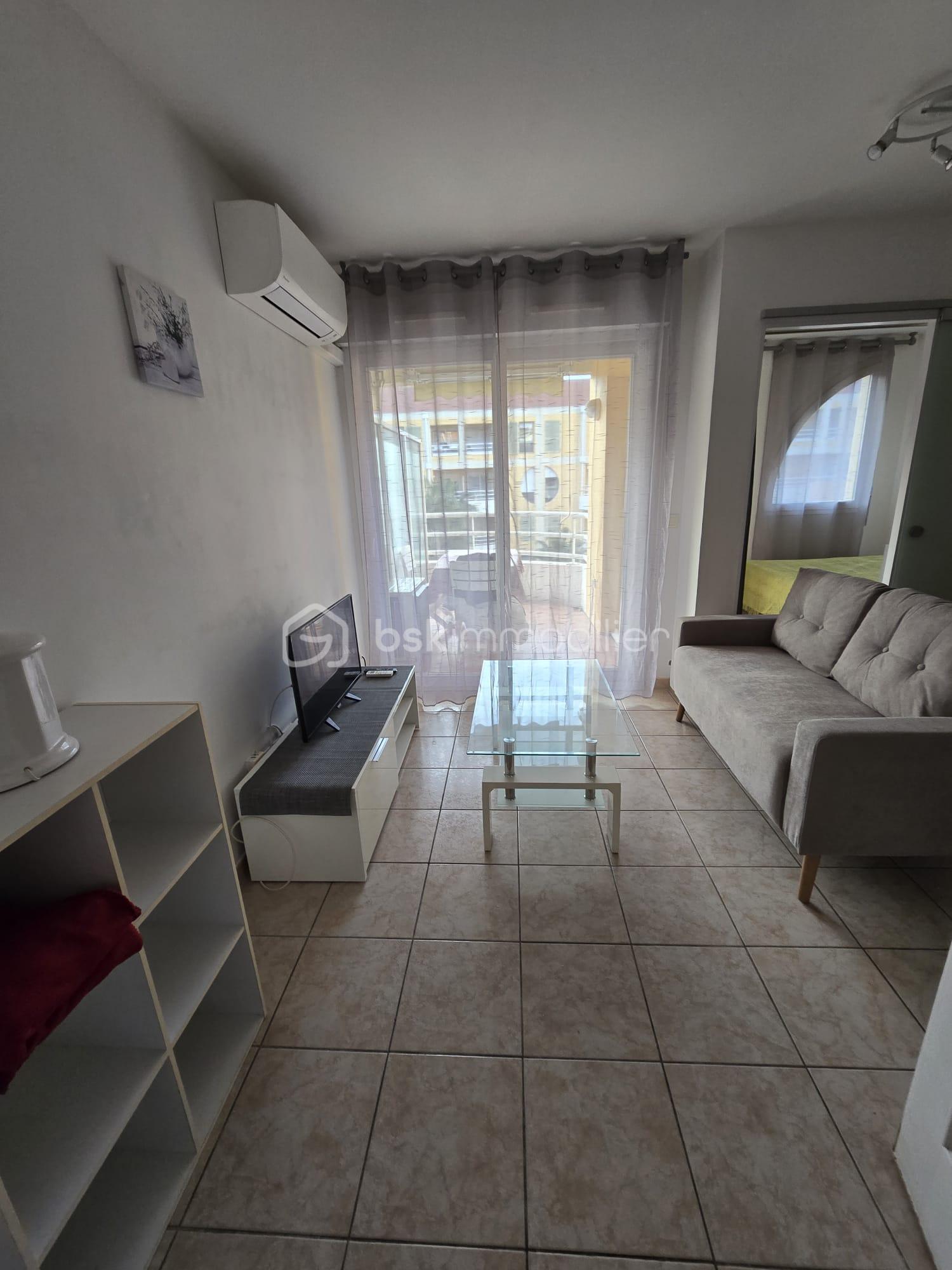 Appartement de 30 m² - séjour + balcon.jpg