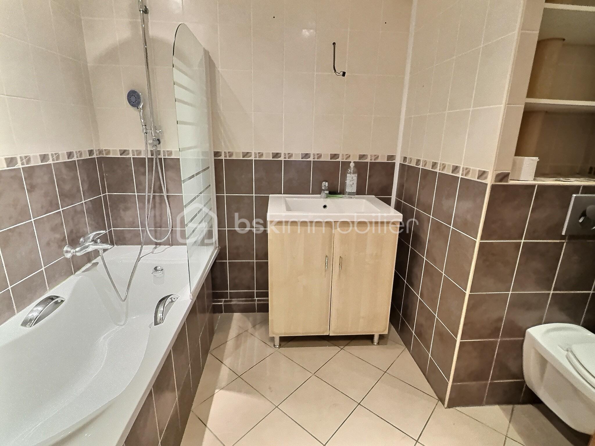 Appartement de 82 m² - nrMW445Y7AYNhfsCkp9RQQuUXJLuDPi7NeOEBrNK.jpg