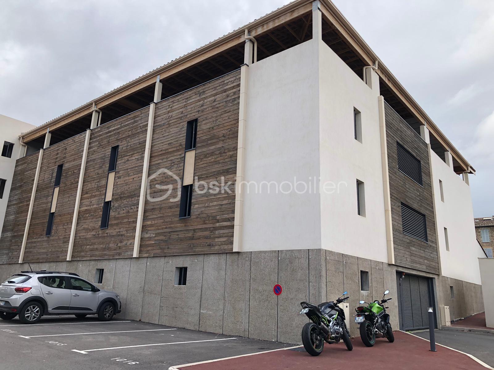 Appartement de 55,45 m² - PARKING LE MUY.jpg