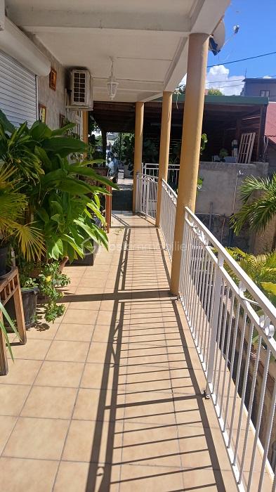 20251015 Balcon RDC vue sortie.jpg