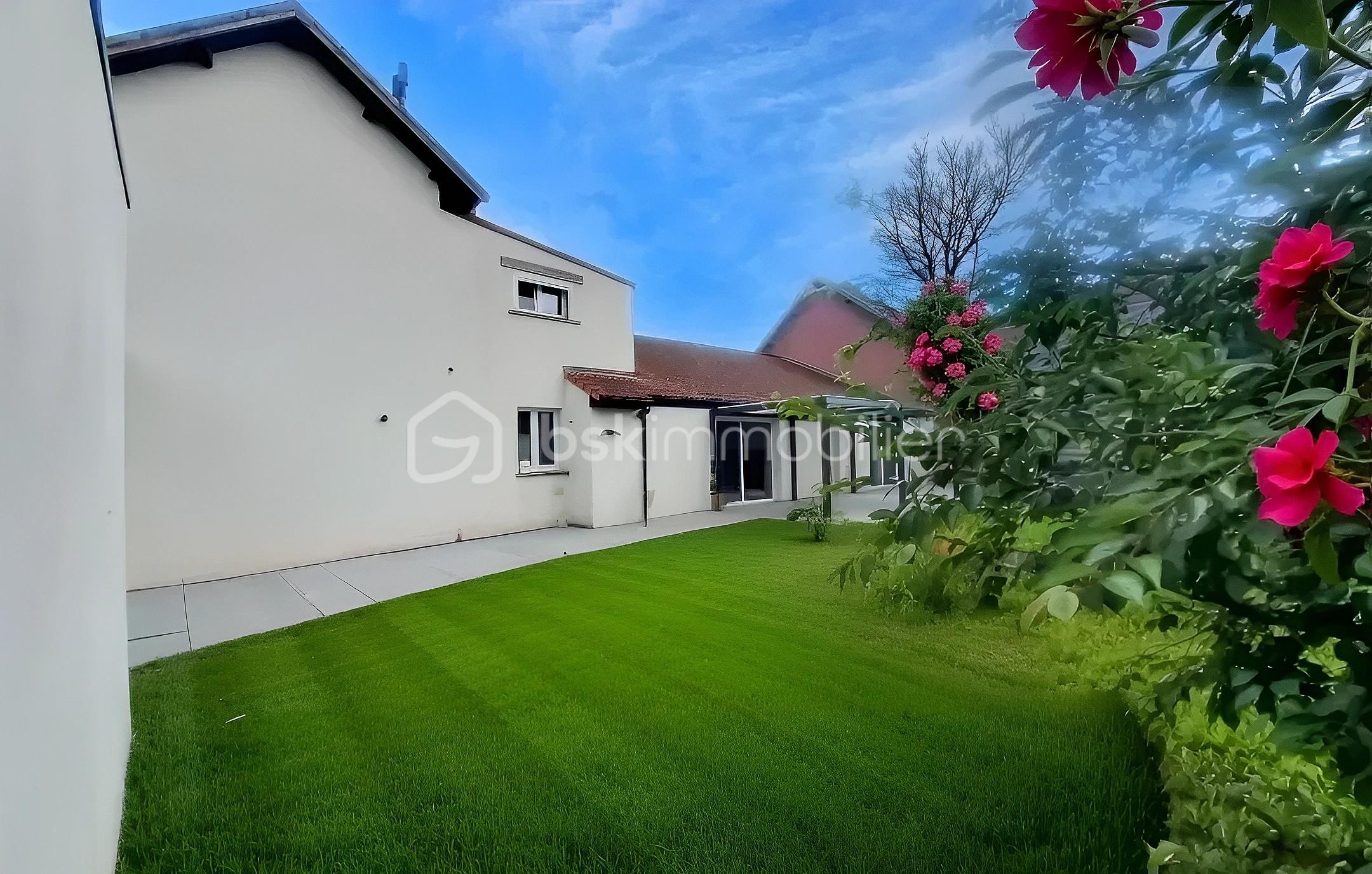 Maison de 178 m² - avion cyril jardin vide facade arr OK.jpg