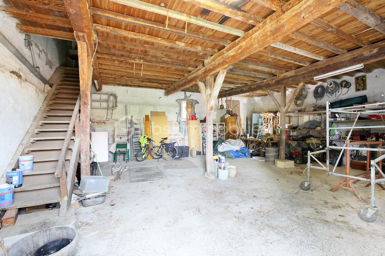 web 14 - Garage 01.jpg